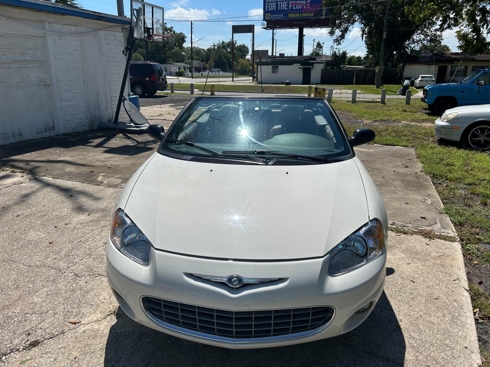 2001 /GRAY Chrysler Sebring LXi Convertible (1C3EL55U31N) with an 2.7L V6 DOHC 24V engine, 4-Speed Automatic Overdrive transmission, located at 1758 Cassat Ave., Jacksonville, FL, 32210, (904) 384-2799, 30.286720, -81.730652 - 2001 CHRYSLER SEBRING CONVERTIBLE LXI MODEL ONLY 135,403 MILES EXCELLENT CONDITION!!!! ICE COLD AIR CONDITIONING AUTOMATIC TRANSMISSION WELL MAINTAINED ONLY $3500.00 IF YOU WANNA ROLL WITH THE TOP DOWN THIS ONE IS EXTRA NICE!!! GREAT PRICE TOO!!!! CALL US @ 904-384-2799 IT WON'T LAST LONG - Photo #22