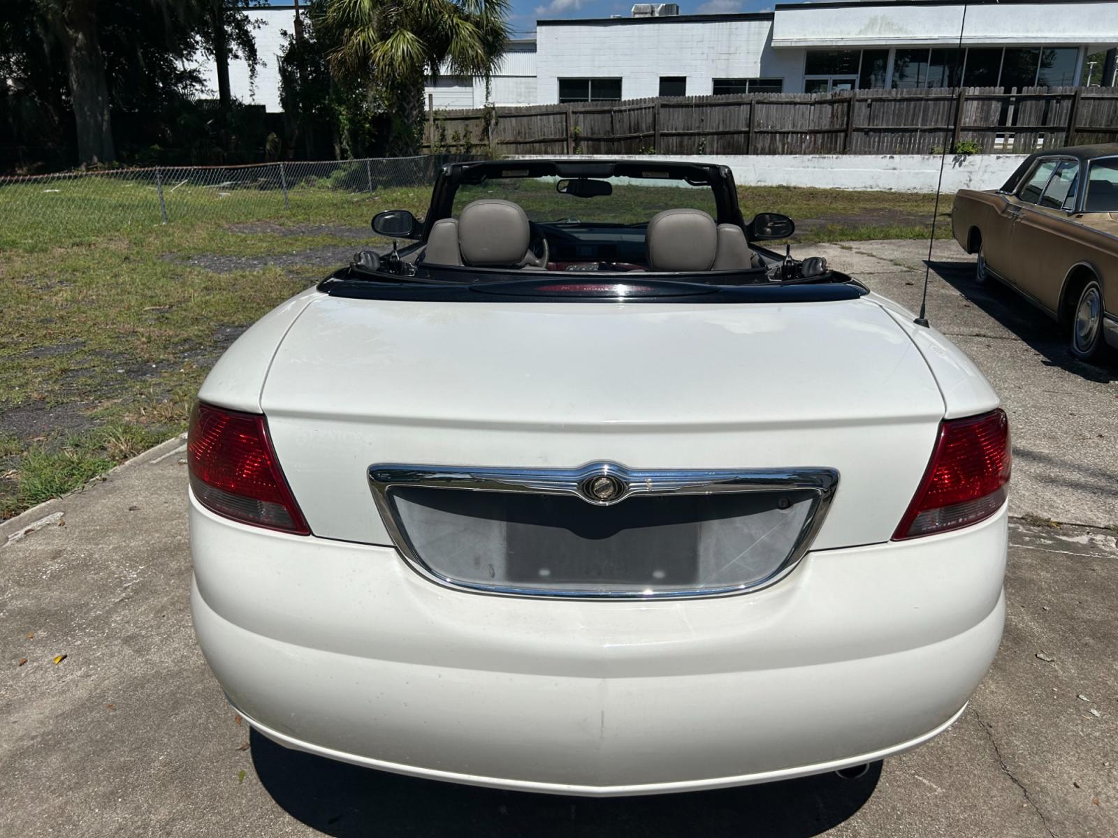 2001 /GRAY Chrysler Sebring LXi Convertible (1C3EL55U31N) with an 2.7L V6 DOHC 24V engine, 4-Speed Automatic Overdrive transmission, located at 1758 Cassat Ave., Jacksonville, FL, 32210, (904) 384-2799, 30.286720, -81.730652 - 2001 CHRYSLER SEBRING CONVERTIBLE LXI MODEL ONLY 135,403 MILES EXCELLENT CONDITION!!!! ICE COLD AIR CONDITIONING AUTOMATIC TRANSMISSION WELL MAINTAINED ONLY $3500.00 IF YOU WANNA ROLL WITH THE TOP DOWN THIS ONE IS EXTRA NICE!!! GREAT PRICE TOO!!!! CALL US @ 904-384-2799 IT WON'T LAST LONG - Photo #24