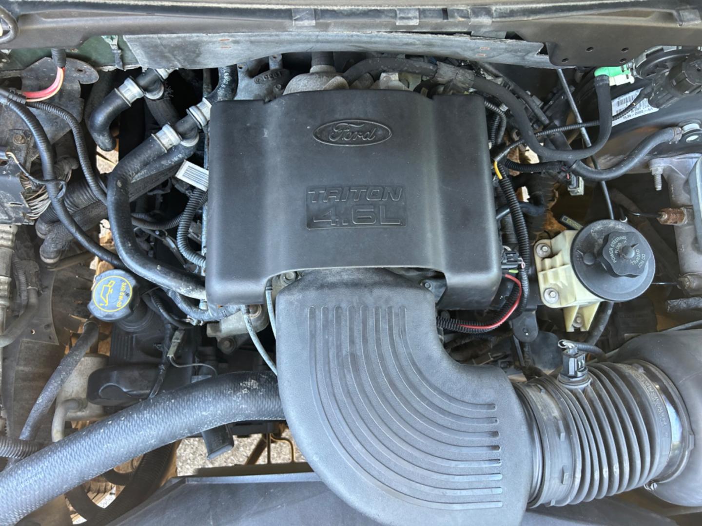 2001 Ford Expedition (1FMRU15W21L) , located at 1758 Cassat Ave., Jacksonville, FL, 32210, (904) 384-2799, 30.286720, -81.730652 - *****CASH SPECIAL*****$1500.00 PLUS TAX, TAG, AND TITLE*****2001 FORD EXPEDITION XLT MODEL 203,453 MILES 3RD ROW SEATING 4-DOOR AUTOMATIC TRANSMISSION ICE COLD AIR CONDITIONING CALL NOW @ 904-384-2799 BEFORE THIS ONE IS SOLD!!! - Photo#13