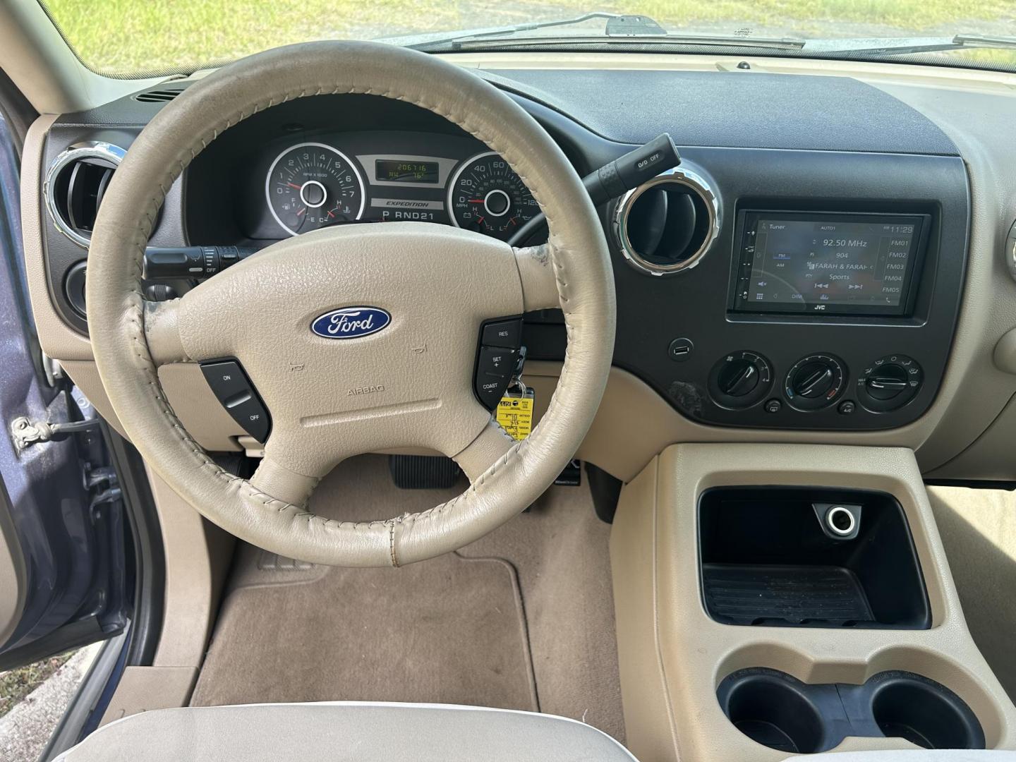 2006 Ford Expedition XLT 2WD (1FMPU155X6L) with an 5.4L V8 SOHC 16V engine, 4-Speed Automatic Overdrive transmission, located at 1758 Cassat Ave., Jacksonville, FL, 32210, (904) 384-2799, 30.286720, -81.730652 - CASH SPECIAL*****$3499.00 PLUS TAX, TAG, AND TITLE*****2006 FORD EXPEDITION XLT 7 PASSENGER LEATHER ALLOYS RUNNING BOARDS 206,704 MILES EXTRA CLEAN ICE-COLD-AIR-CONDITIONING RUNS GREAT CALL TODAY @ 904-384-2799 - Photo#11