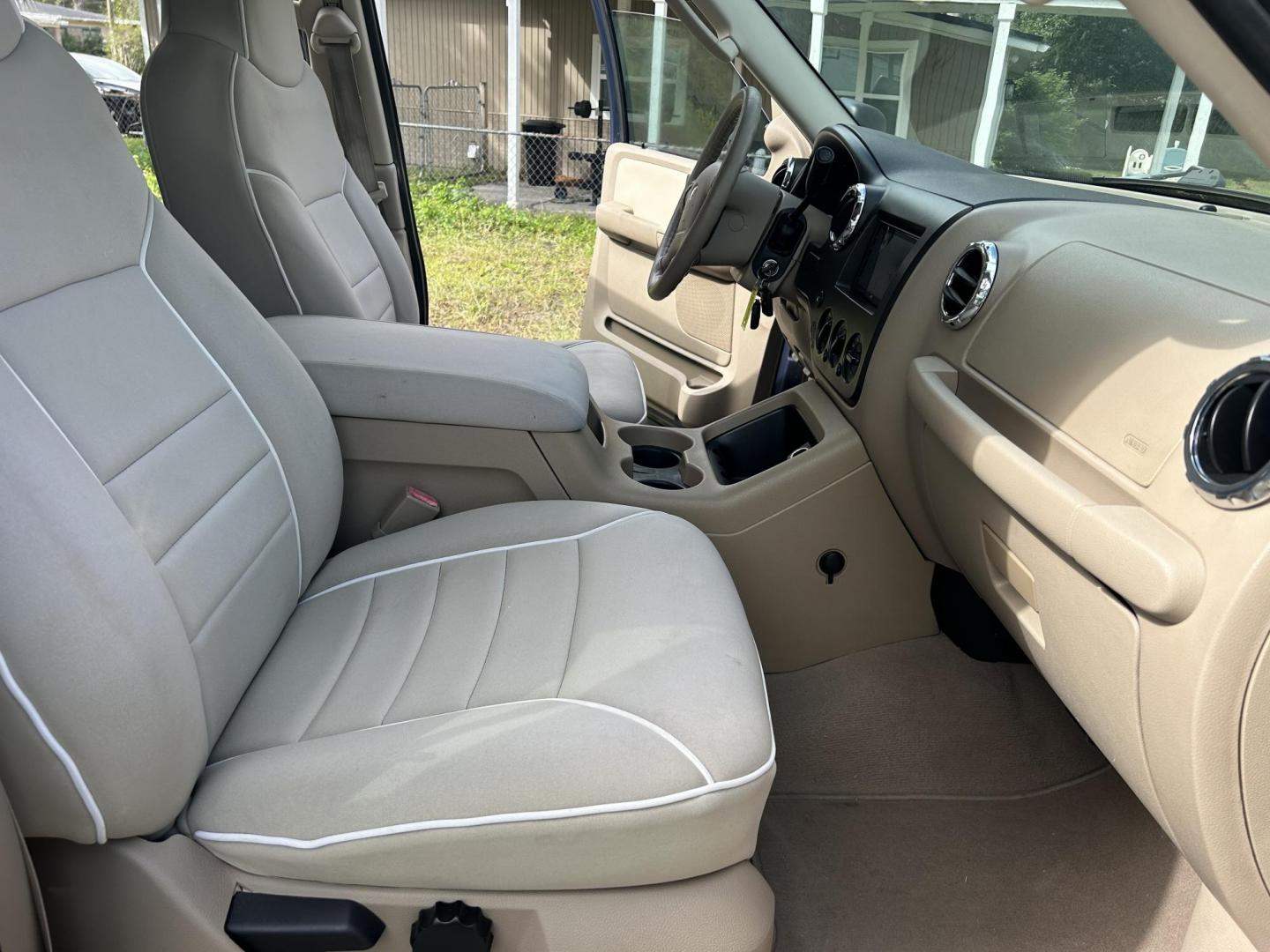 2006 Ford Expedition XLT 2WD (1FMPU155X6L) with an 5.4L V8 SOHC 16V engine, 4-Speed Automatic Overdrive transmission, located at 1758 Cassat Ave., Jacksonville, FL, 32210, (904) 384-2799, 30.286720, -81.730652 - CASH SPECIAL*****$3499.00 PLUS TAX, TAG, AND TITLE*****2006 FORD EXPEDITION XLT 7 PASSENGER LEATHER ALLOYS RUNNING BOARDS 206,704 MILES EXTRA CLEAN ICE-COLD-AIR-CONDITIONING RUNS GREAT CALL TODAY @ 904-384-2799 - Photo#12