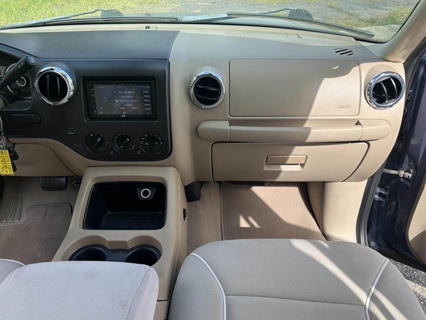 2006 Ford Expedition XLT 2WD (1FMPU155X6L) with an 5.4L V8 SOHC 16V engine, 4-Speed Automatic Overdrive transmission, located at 1758 Cassat Ave., Jacksonville, FL, 32210, (904) 384-2799, 30.286720, -81.730652 - CASH SPECIAL*****$3499.00 PLUS TAX, TAG, AND TITLE*****2006 FORD EXPEDITION XLT 7 PASSENGER LEATHER ALLOYS RUNNING BOARDS 206,704 MILES EXTRA CLEAN ICE-COLD-AIR-CONDITIONING RUNS GREAT CALL TODAY @ 904-384-2799 - Photo#15