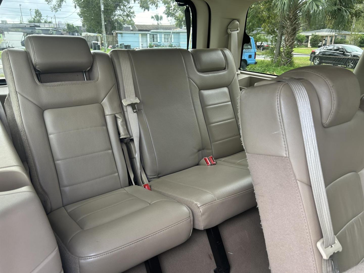 2006 Ford Expedition XLT 2WD (1FMPU155X6L) with an 5.4L V8 SOHC 16V engine, 4-Speed Automatic Overdrive transmission, located at 1758 Cassat Ave., Jacksonville, FL, 32210, (904) 384-2799, 30.286720, -81.730652 - CASH SPECIAL*****$3499.00 PLUS TAX, TAG, AND TITLE*****2006 FORD EXPEDITION XLT 7 PASSENGER LEATHER ALLOYS RUNNING BOARDS 206,704 MILES EXTRA CLEAN ICE-COLD-AIR-CONDITIONING RUNS GREAT CALL TODAY @ 904-384-2799 - Photo#19