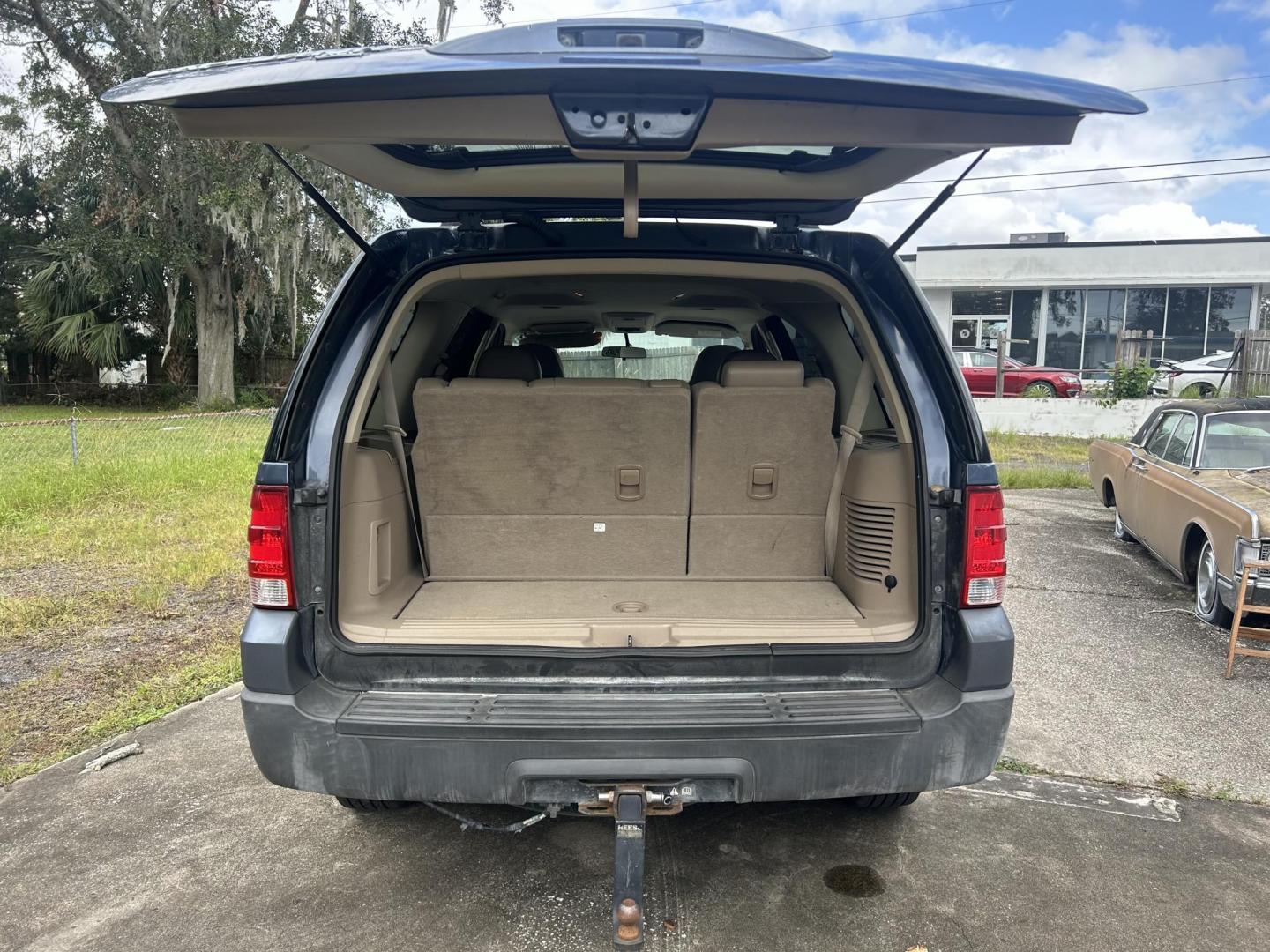 2006 Ford Expedition XLT 2WD (1FMPU155X6L) with an 5.4L V8 SOHC 16V engine, 4-Speed Automatic Overdrive transmission, located at 1758 Cassat Ave., Jacksonville, FL, 32210, (904) 384-2799, 30.286720, -81.730652 - CASH SPECIAL*****$3499.00 PLUS TAX, TAG, AND TITLE*****2006 FORD EXPEDITION XLT 7 PASSENGER LEATHER ALLOYS RUNNING BOARDS 206,704 MILES EXTRA CLEAN ICE-COLD-AIR-CONDITIONING RUNS GREAT CALL TODAY @ 904-384-2799 - Photo#20