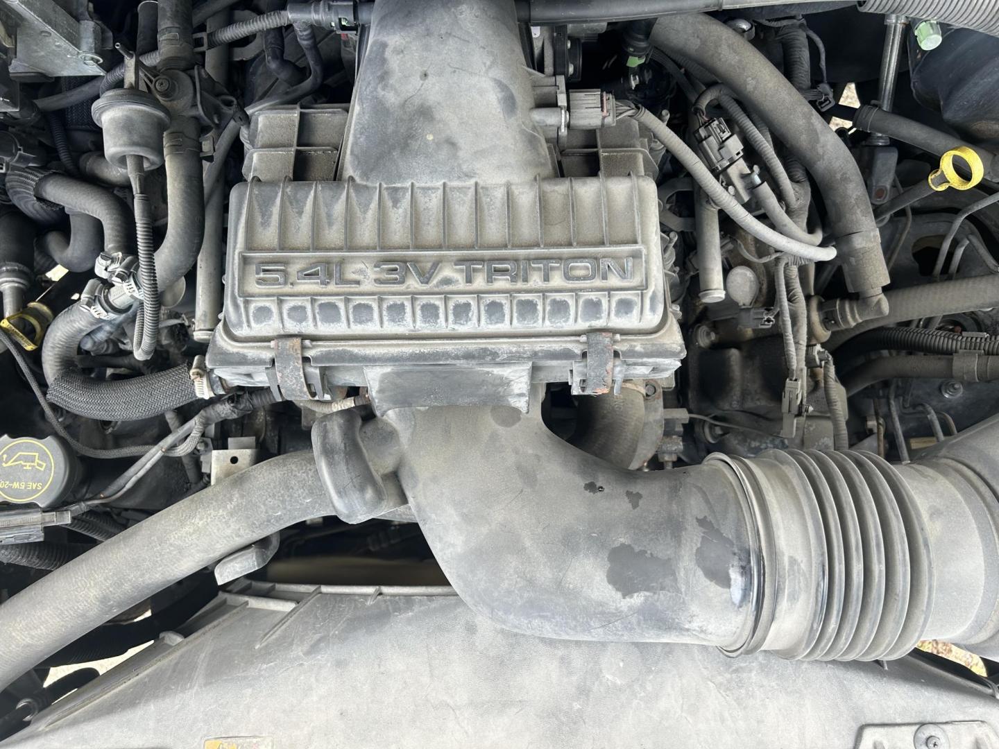 2006 Ford Expedition XLT 2WD (1FMPU155X6L) with an 5.4L V8 SOHC 16V engine, 4-Speed Automatic Overdrive transmission, located at 1758 Cassat Ave., Jacksonville, FL, 32210, (904) 384-2799, 30.286720, -81.730652 - CASH SPECIAL*****$3499.00 PLUS TAX, TAG, AND TITLE*****2006 FORD EXPEDITION XLT 7 PASSENGER LEATHER ALLOYS RUNNING BOARDS 206,704 MILES EXTRA CLEAN ICE-COLD-AIR-CONDITIONING RUNS GREAT CALL TODAY @ 904-384-2799 - Photo#23