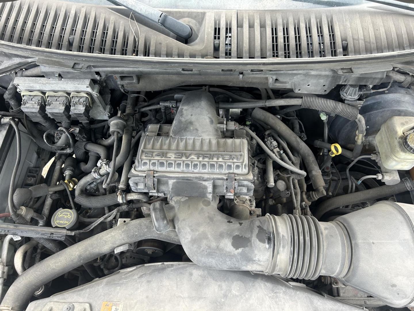 2006 Ford Expedition XLT 2WD (1FMPU155X6L) with an 5.4L V8 SOHC 16V engine, 4-Speed Automatic Overdrive transmission, located at 1758 Cassat Ave., Jacksonville, FL, 32210, (904) 384-2799, 30.286720, -81.730652 - CASH SPECIAL*****$3499.00 PLUS TAX, TAG, AND TITLE*****2006 FORD EXPEDITION XLT 7 PASSENGER LEATHER ALLOYS RUNNING BOARDS 206,704 MILES EXTRA CLEAN ICE-COLD-AIR-CONDITIONING RUNS GREAT CALL TODAY @ 904-384-2799 - Photo#24
