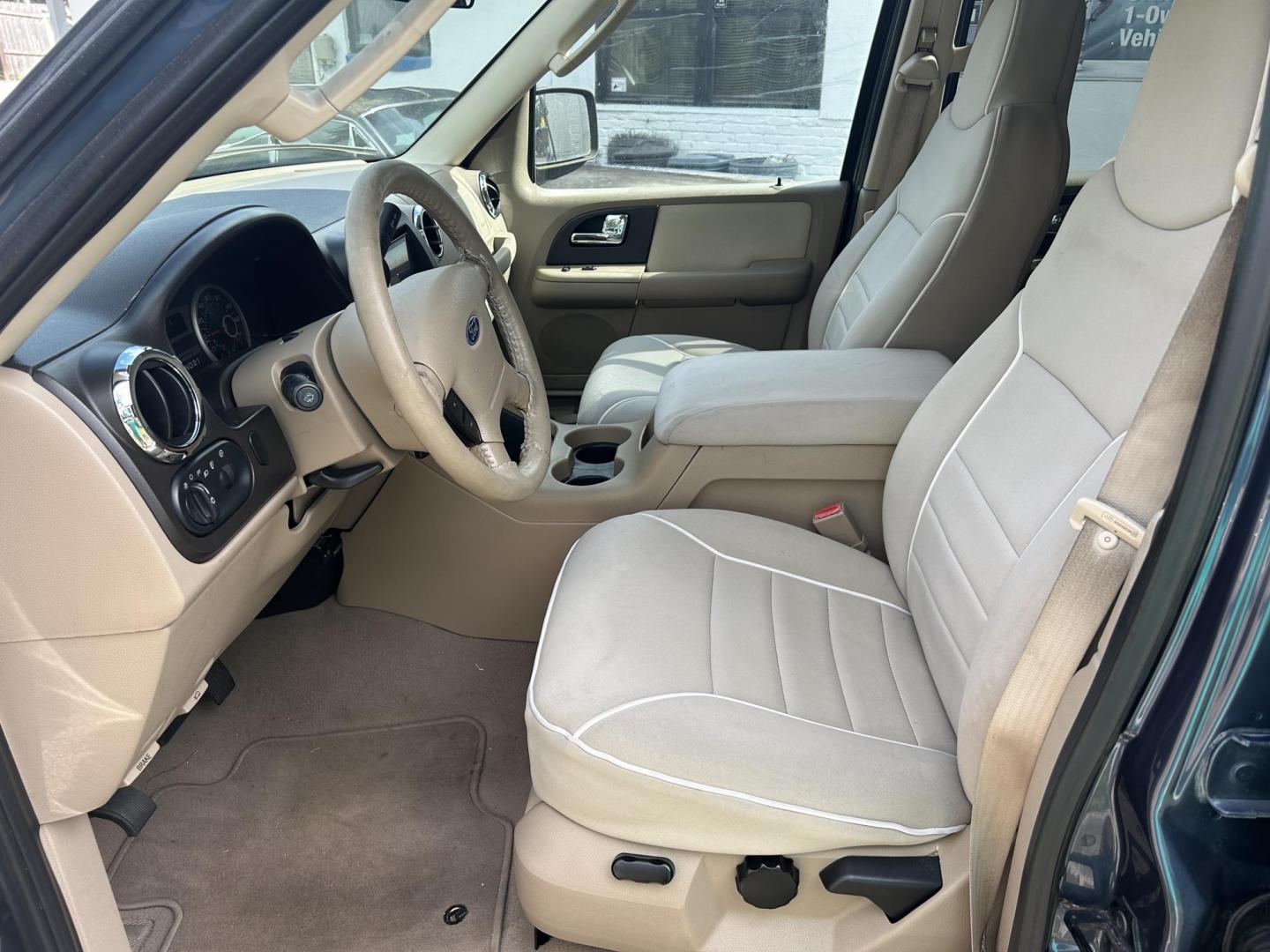 2006 Ford Expedition XLT 2WD (1FMPU155X6L) with an 5.4L V8 SOHC 16V engine, 4-Speed Automatic Overdrive transmission, located at 1758 Cassat Ave., Jacksonville, FL, 32210, (904) 384-2799, 30.286720, -81.730652 - CASH SPECIAL*****$3499.00 PLUS TAX, TAG, AND TITLE*****2006 FORD EXPEDITION XLT 7 PASSENGER LEATHER ALLOYS RUNNING BOARDS 206,704 MILES EXTRA CLEAN ICE-COLD-AIR-CONDITIONING RUNS GREAT CALL TODAY @ 904-384-2799 - Photo#6