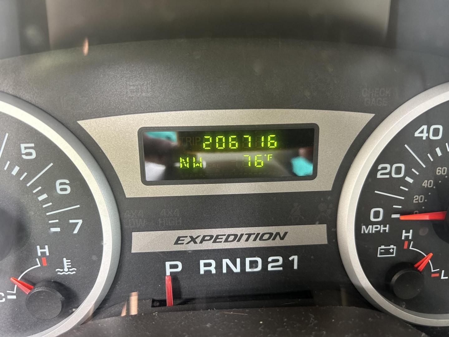 2006 Ford Expedition XLT 2WD (1FMPU155X6L) with an 5.4L V8 SOHC 16V engine, 4-Speed Automatic Overdrive transmission, located at 1758 Cassat Ave., Jacksonville, FL, 32210, (904) 384-2799, 30.286720, -81.730652 - CASH SPECIAL*****$3499.00 PLUS TAX, TAG, AND TITLE*****2006 FORD EXPEDITION XLT 7 PASSENGER LEATHER ALLOYS RUNNING BOARDS 206,704 MILES EXTRA CLEAN ICE-COLD-AIR-CONDITIONING RUNS GREAT CALL TODAY @ 904-384-2799 - Photo#8