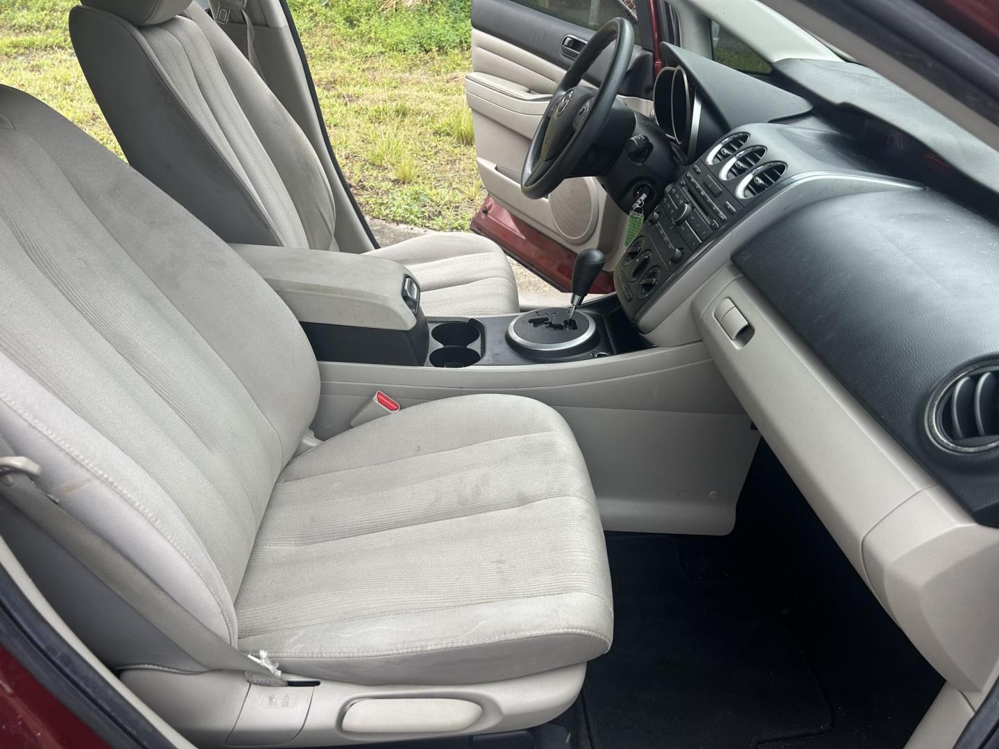2011 Mazda CX-7 i SV (JM3ER2A59B0) with an 2.5L L4 DOHC 16V engine, 5-Speed Automatic transmission, located at 1758 Cassat Ave., Jacksonville, FL, 32210, (904) 384-2799, 30.286720, -81.730652 - *****CASH DEAL*****2011 MAZDA CX-7 $3799.00 PLUS TAX, TAG, AND TITLE 227,391 MILES RUNS GREAT ALLOYS POWER EQUIPMENT TINT REMOTE KEYLESS ENTRY CALL US TODAY @ 904-384-2799 WE DEAL!!!!! - Photo#13