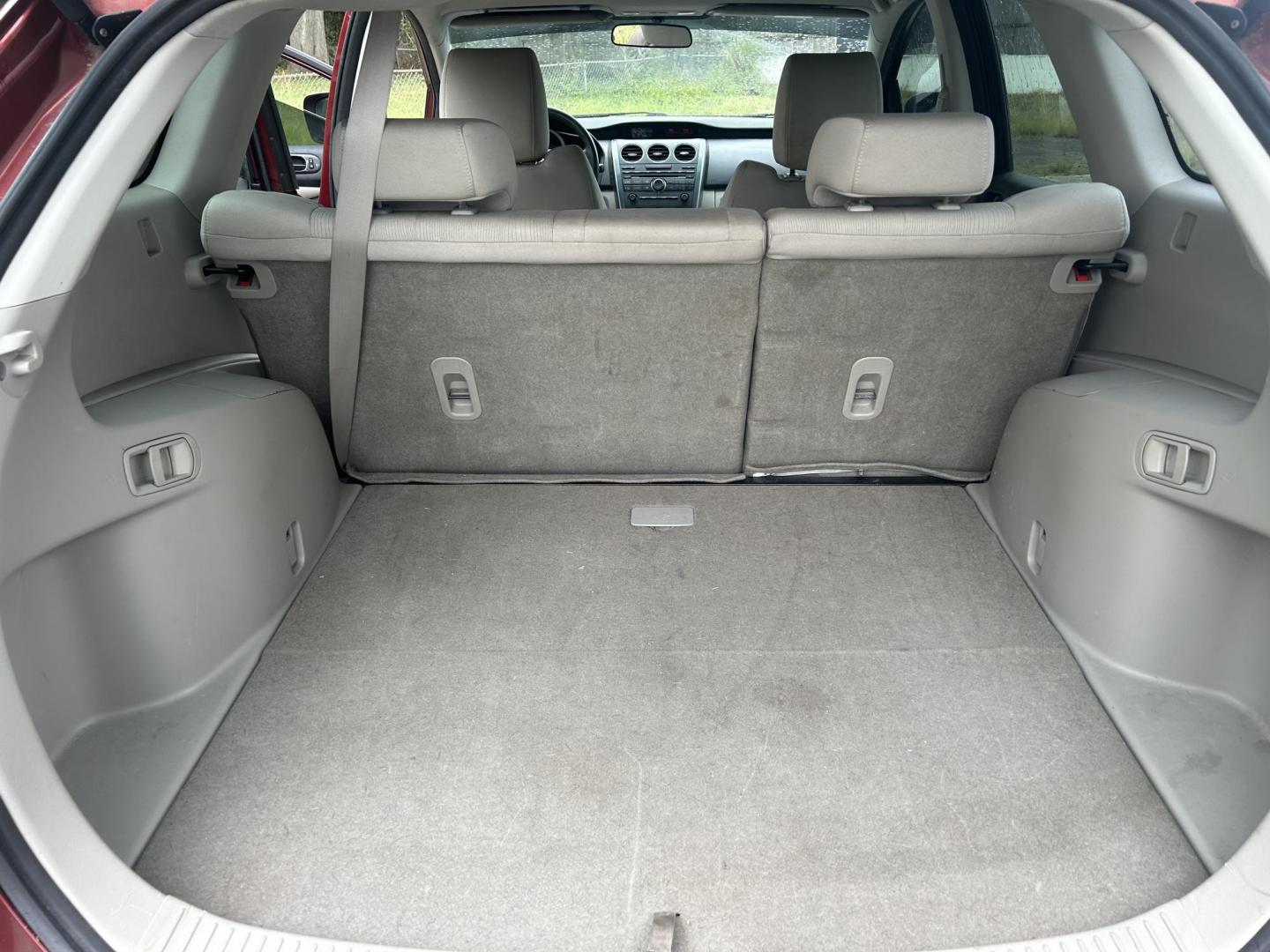 2011 Mazda CX-7 i SV (JM3ER2A59B0) with an 2.5L L4 DOHC 16V engine, 5-Speed Automatic transmission, located at 1758 Cassat Ave., Jacksonville, FL, 32210, (904) 384-2799, 30.286720, -81.730652 - *****CASH DEAL*****2011 MAZDA CX-7 $3799.00 PLUS TAX, TAG, AND TITLE 227,391 MILES RUNS GREAT ALLOYS POWER EQUIPMENT TINT REMOTE KEYLESS ENTRY CALL US TODAY @ 904-384-2799 WE DEAL!!!!! - Photo#18