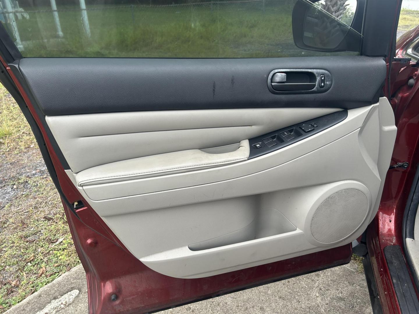 2011 Mazda CX-7 i SV (JM3ER2A59B0) with an 2.5L L4 DOHC 16V engine, 5-Speed Automatic transmission, located at 1758 Cassat Ave., Jacksonville, FL, 32210, (904) 384-2799, 30.286720, -81.730652 - *****CASH DEAL*****2011 MAZDA CX-7 $3799.00 PLUS TAX, TAG, AND TITLE 227,391 MILES RUNS GREAT ALLOYS POWER EQUIPMENT TINT REMOTE KEYLESS ENTRY CALL US TODAY @ 904-384-2799 WE DEAL!!!!! - Photo#6