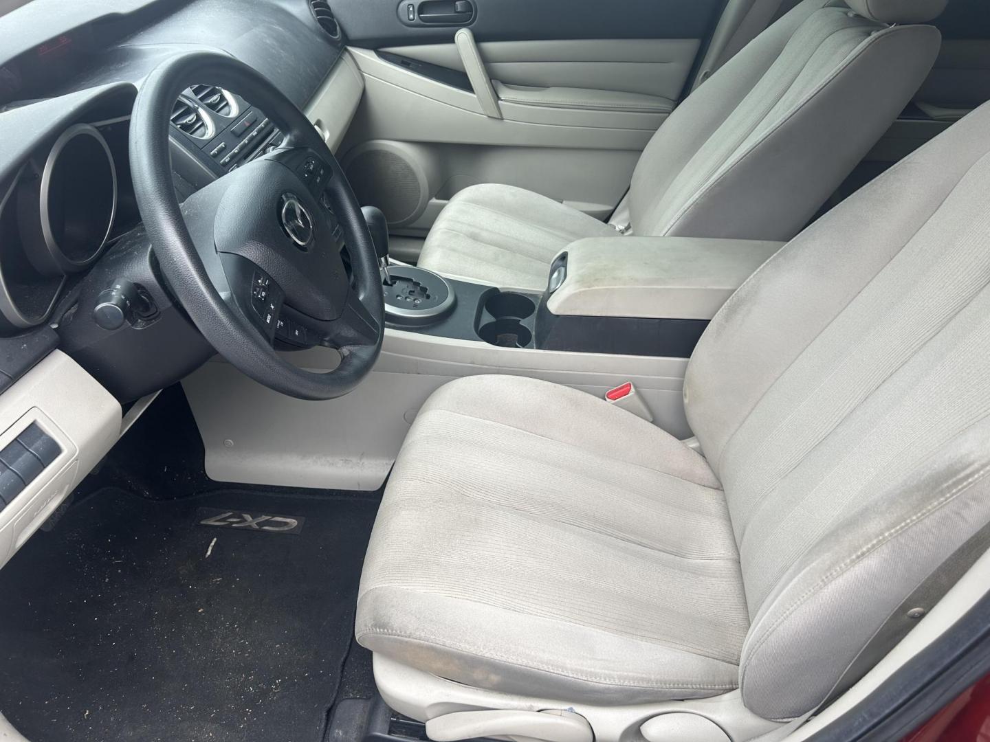 2011 Mazda CX-7 i SV (JM3ER2A59B0) with an 2.5L L4 DOHC 16V engine, 5-Speed Automatic transmission, located at 1758 Cassat Ave., Jacksonville, FL, 32210, (904) 384-2799, 30.286720, -81.730652 - *****CASH DEAL*****2011 MAZDA CX-7 $3799.00 PLUS TAX, TAG, AND TITLE 227,391 MILES RUNS GREAT ALLOYS POWER EQUIPMENT TINT REMOTE KEYLESS ENTRY CALL US TODAY @ 904-384-2799 WE DEAL!!!!! - Photo#7