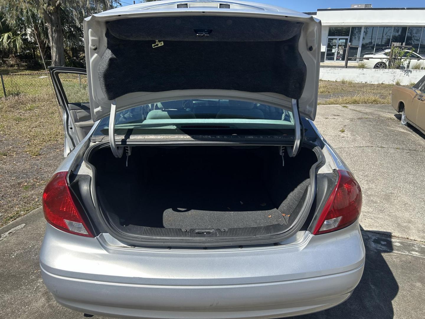 2002 Ford Taurus LX Standard (1FAFP52U92A) with an 3.0L V6 OHV 12V engine, 4-Speed Automatic Overdrive transmission, located at 1758 Cassat Ave., Jacksonville, FL, 32210, (904) 384-2799, 30.286720, -81.730652 - *****CASH SPECIAL*****ONLY 99,442 MILES*****$2999.00 PLUS TAX, TAG, AND TITLE*****2002 FORD TAURUS LX MODEL***** RUNS AND DRIVES GREAT EXTRA CLEAN CHECK THE PICS LOW MILES GOOD TIRES ICE COLD AIR CONDITIONING DON'T WAIT THIS ONE WON'T LAST CALL US @ 904-384-2799 - Photo#17