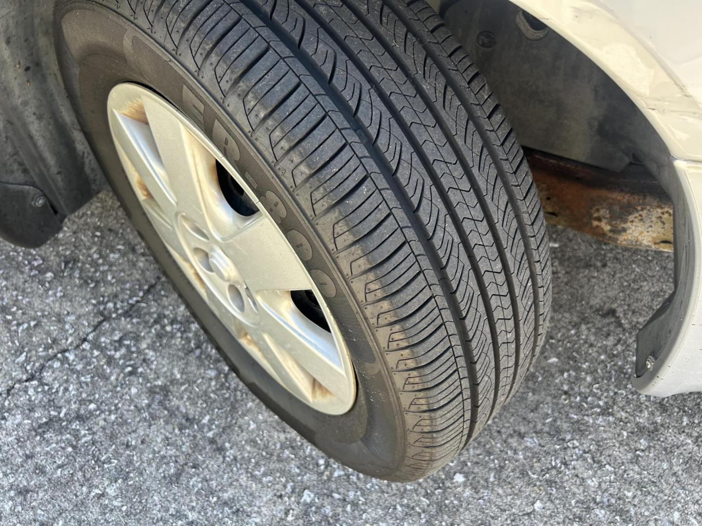 2002 Ford Taurus LX Standard (1FAFP52U92A) with an 3.0L V6 OHV 12V engine, 4-Speed Automatic Overdrive transmission, located at 1758 Cassat Ave., Jacksonville, FL, 32210, (904) 384-2799, 30.286720, -81.730652 - *****CASH SPECIAL*****ONLY 99,442 MILES*****$2999.00 PLUS TAX, TAG, AND TITLE*****2002 FORD TAURUS LX MODEL***** RUNS AND DRIVES GREAT EXTRA CLEAN CHECK THE PICS LOW MILES GOOD TIRES ICE COLD AIR CONDITIONING DON'T WAIT THIS ONE WON'T LAST CALL US @ 904-384-2799 - Photo#22
