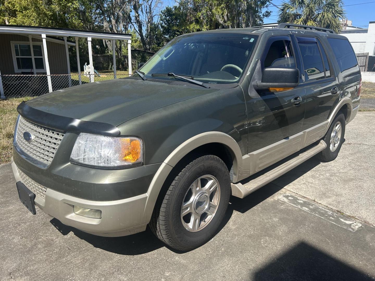 2005 Ford Expedition Eddie Bauer 2WD (1FMPU17505L) with an 5.4L V8 SOHC 16V engine, 4-Speed Automatic Overdrive transmission, located at 1758 Cassat Ave., Jacksonville, FL, 32210, (904) 384-2799, 30.286720, -81.730652 - *****MECHANIC SPECIAL*****$1999.00 PLUS TAX, TAG, AND TITLE*****2005 FORD EXPEDITION EDDIE BAUER 131,023 MILES***** NEEDS TRANSMISSION REPAIR***** VEHICLE IS IN GOOD SHAPE EXCEPT FOR THE TRANSMISSION THIS IS A GREAT DEAL FOR SOMEONE WHO WILL FIX THE TRANSMSSION TRUCK LISTS FOR OVER 5K ON KBB.COM CAL - Photo#2