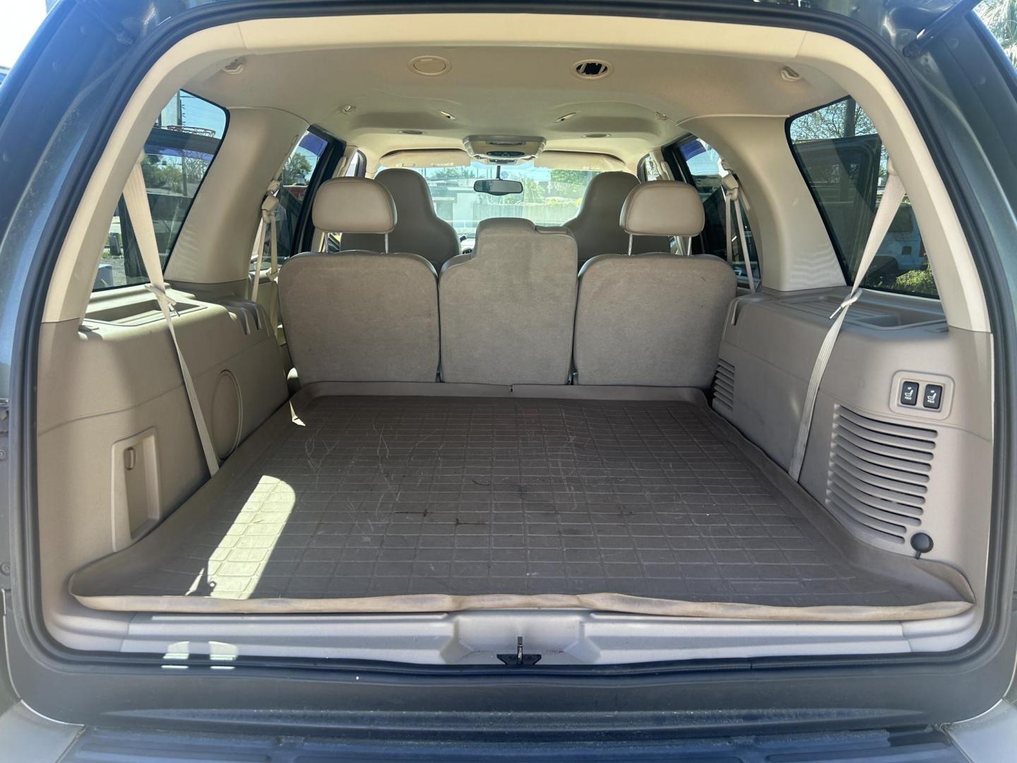 2005 Ford Expedition Eddie Bauer 2WD (1FMPU17505L) with an 5.4L V8 SOHC 16V engine, 4-Speed Automatic Overdrive transmission, located at 1758 Cassat Ave., Jacksonville, FL, 32210, (904) 384-2799, 30.286720, -81.730652 - *****MECHANIC SPECIAL*****$1999.00 PLUS TAX, TAG, AND TITLE*****2005 FORD EXPEDITION EDDIE BAUER 131,023 MILES***** NEEDS TRANSMISSION REPAIR***** VEHICLE IS IN GOOD SHAPE EXCEPT FOR THE TRANSMISSION THIS IS A GREAT DEAL FOR SOMEONE WHO WILL FIX THE TRANSMSSION TRUCK LISTS FOR OVER 5K ON KBB.COM CAL - Photo#21