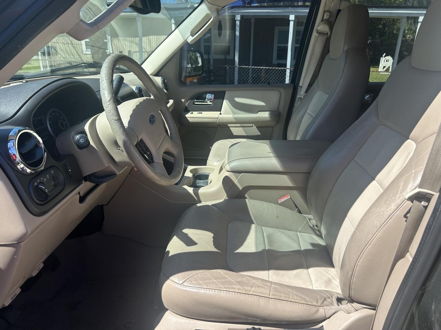 2005 Ford Expedition Eddie Bauer 2WD (1FMPU17505L) with an 5.4L V8 SOHC 16V engine, 4-Speed Automatic Overdrive transmission, located at 1758 Cassat Ave., Jacksonville, FL, 32210, (904) 384-2799, 30.286720, -81.730652 - *****MECHANIC SPECIAL*****$1999.00 PLUS TAX, TAG, AND TITLE*****2005 FORD EXPEDITION EDDIE BAUER 131,023 MILES***** NEEDS TRANSMISSION REPAIR***** VEHICLE IS IN GOOD SHAPE EXCEPT FOR THE TRANSMISSION THIS IS A GREAT DEAL FOR SOMEONE WHO WILL FIX THE TRANSMSSION TRUCK LISTS FOR OVER 5K ON KBB.COM CAL - Photo#7