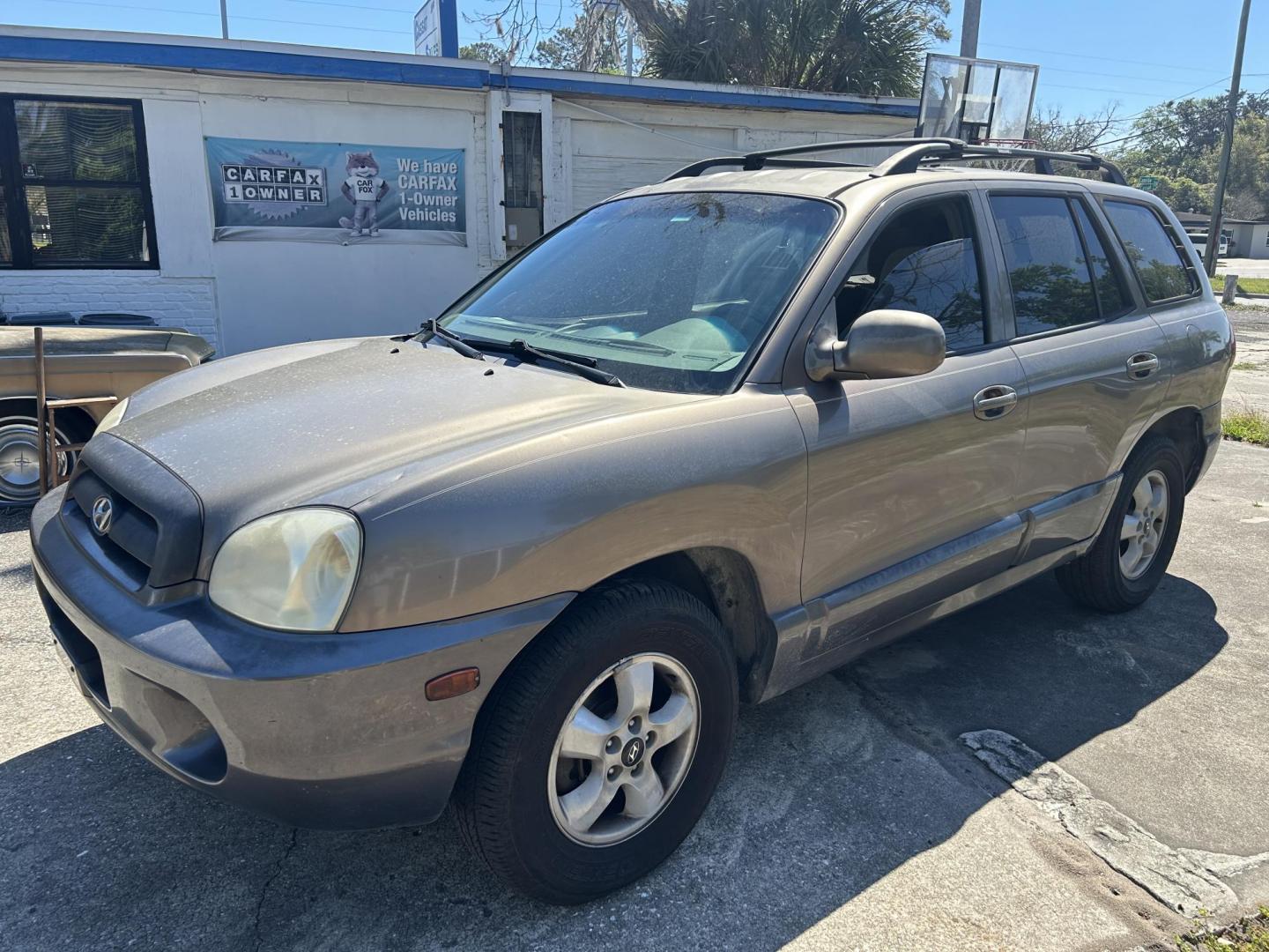 2005 Hyundai Santa Fe GLS 2.7L (KM8SC13D45U) with an 2.7L V6 DOHC 24V engine, 4-Speed Automatic Overdrive transmission, located at 1758 Cassat Ave., Jacksonville, FL, 32210, (904) 384-2799, 30.286720, -81.730652 - *****CASH SPECIAL*****2005 HYUNDAI SANTA FE*****$2999.00 PLUS TAX, TAG, AND TITLE*****4-DOOR 186,433 MILES ICE COLD AIR CONDITIONING AUTOMATIC TRANSMISSION ALLOYS SUNROOF ENGINE RUNS GREAT CALL US TODAY @ 904-384-2799 - Photo#1