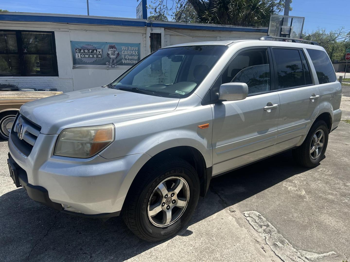 2007 Honda Pilot EX-L 4WD w/ DVD (5FNYF18607B) with an 3.5L V6 SOHC 24V engine, 5-Speed Automatic Overdrive transmission, located at 1758 Cassat Ave., Jacksonville, FL, 32210, (904) 384-2799, 30.286720, -81.730652 - *****CASH SPECIAL*****$3999.00 PLUS TAX, TAG, AND TITLE*****2007 HONDA PILOT EX-L 4X4 MODEL*****3RD ROW SEATING*****242,161 MILES 4-DOOR ICE COLD AIR CONDITIONING RUNS GREAT LEATHER SUNROOF ALLOYS DON'T WAIT ON THIS ONE IT'S BEEN WELL MAINTAINED CALL US TODAY @ 904-384-2799 - Photo#2