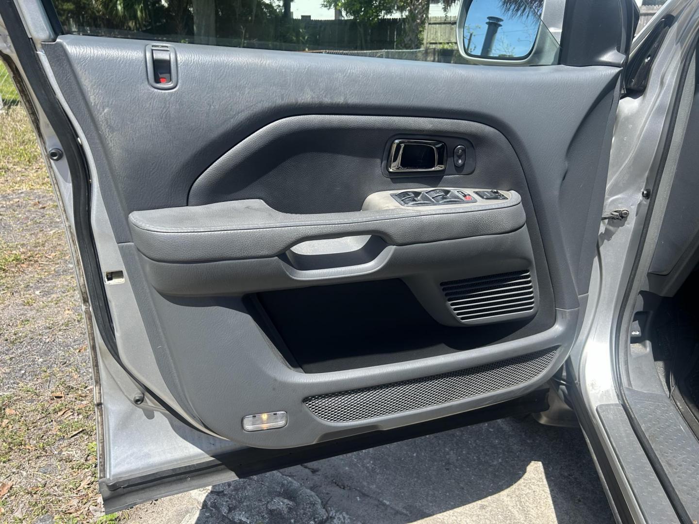 2007 Honda Pilot EX-L 4WD w/ DVD (5FNYF18607B) with an 3.5L V6 SOHC 24V engine, 5-Speed Automatic Overdrive transmission, located at 1758 Cassat Ave., Jacksonville, FL, 32210, (904) 384-2799, 30.286720, -81.730652 - *****CASH SPECIAL*****$3999.00 PLUS TAX, TAG, AND TITLE*****2007 HONDA PILOT EX-L 4X4 MODEL*****3RD ROW SEATING*****242,161 MILES 4-DOOR ICE COLD AIR CONDITIONING RUNS GREAT LEATHER SUNROOF ALLOYS DON'T WAIT ON THIS ONE IT'S BEEN WELL MAINTAINED CALL US TODAY @ 904-384-2799 - Photo#7