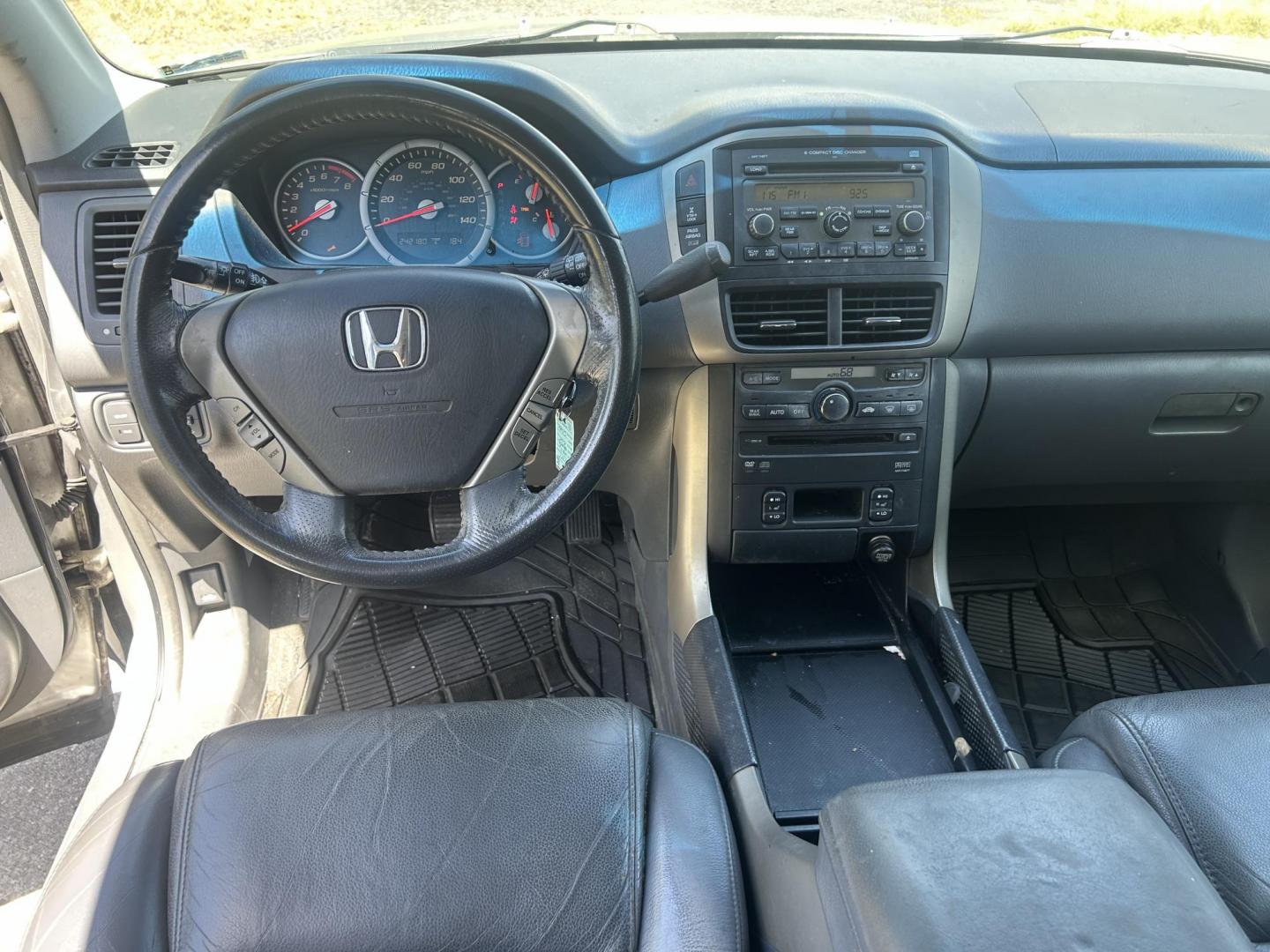 2007 Honda Pilot EX-L 4WD w/ DVD (5FNYF18607B) with an 3.5L V6 SOHC 24V engine, 5-Speed Automatic Overdrive transmission, located at 1758 Cassat Ave., Jacksonville, FL, 32210, (904) 384-2799, 30.286720, -81.730652 - *****CASH SPECIAL*****$3999.00 PLUS TAX, TAG, AND TITLE*****2007 HONDA PILOT EX-L 4X4 MODEL*****3RD ROW SEATING*****242,161 MILES 4-DOOR ICE COLD AIR CONDITIONING RUNS GREAT LEATHER SUNROOF ALLOYS DON'T WAIT ON THIS ONE IT'S BEEN WELL MAINTAINED CALL US TODAY @ 904-384-2799 - Photo#8