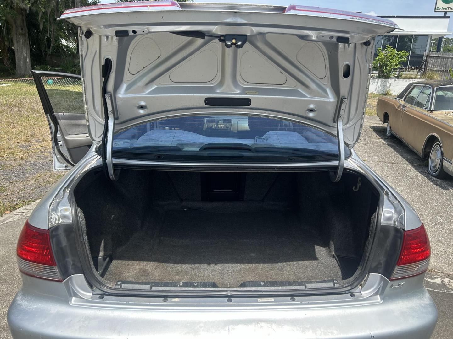 2001 Honda Accord LX sedan (1HGCG56461A) with an 2.3L L4 SOHC 16V engine, 4-Speed Automatic Overdrive transmission, located at 1758 Cassat Ave., Jacksonville, FL, 32210, (904) 384-2799, 30.286720, -81.730652 - LOW MILEAGE ALERT*****ONLY 108,113 MILES***** 2001 HONDA ACCORD LX MODEL*****CASH SPECIAL $3499.00 PLUS TAX, TAG, AND TITLE*****LOOKING FOR GOOD RELIABLE QUALITY INEXPENSIVE TRANSPORTATION? LOOK NO FURTHER THIS ONE IS IT!!! RUNS GREAT ICE COLD AIR CONDITIONING WELL MAINTAINED EXTRA CLEAN DON'T WAIT - Photo#17