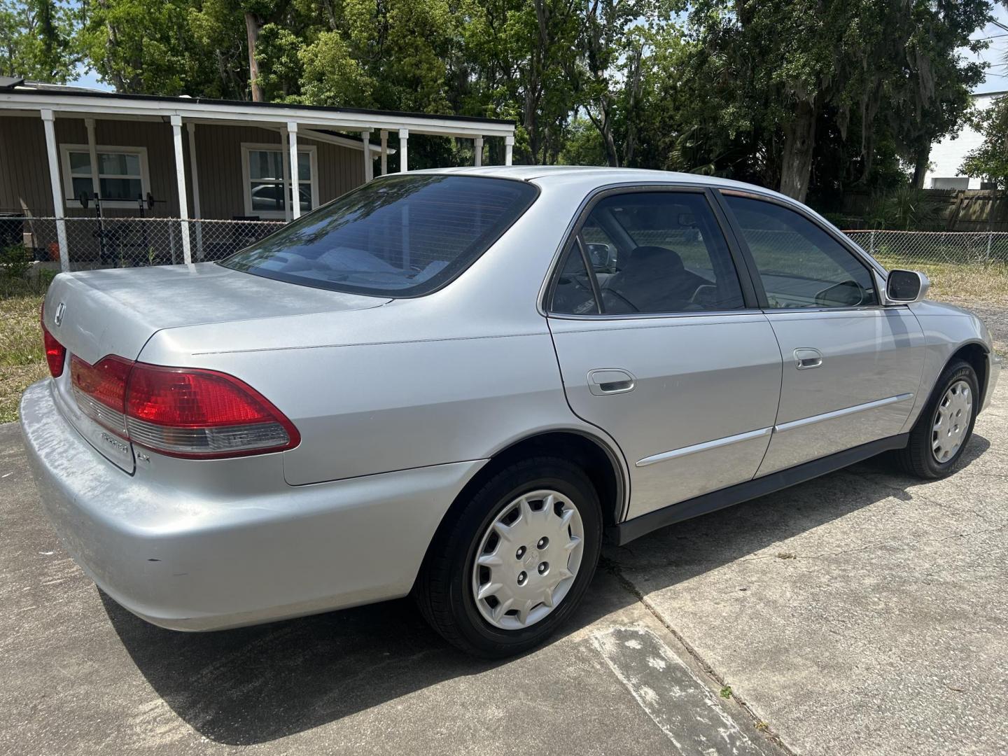 2001 Honda Accord LX sedan (1HGCG56461A) with an 2.3L L4 SOHC 16V engine, 4-Speed Automatic Overdrive transmission, located at 1758 Cassat Ave., Jacksonville, FL, 32210, (904) 384-2799, 30.286720, -81.730652 - LOW MILEAGE ALERT*****ONLY 108,113 MILES***** 2001 HONDA ACCORD LX MODEL*****CASH SPECIAL $3499.00 PLUS TAX, TAG, AND TITLE*****LOOKING FOR GOOD RELIABLE QUALITY INEXPENSIVE TRANSPORTATION? LOOK NO FURTHER THIS ONE IS IT!!! RUNS GREAT ICE COLD AIR CONDITIONING WELL MAINTAINED EXTRA CLEAN DON'T WAIT - Photo#4