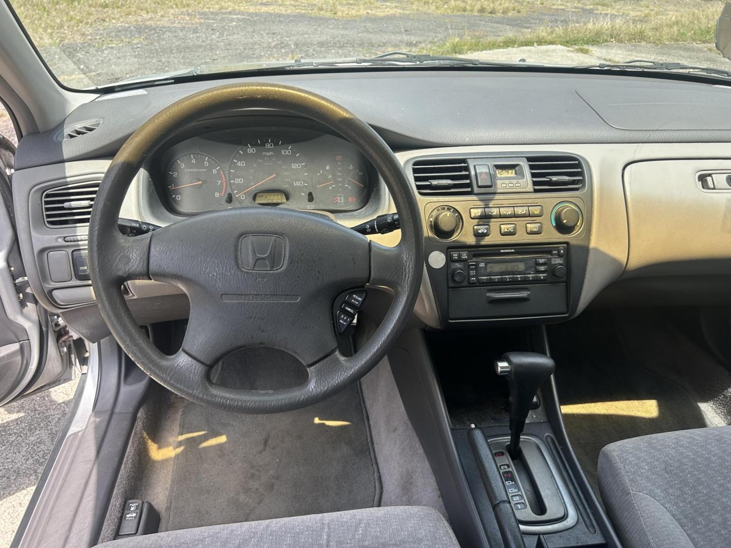2001 Honda Accord LX sedan (1HGCG56461A) with an 2.3L L4 SOHC 16V engine, 4-Speed Automatic Overdrive transmission, located at 1758 Cassat Ave., Jacksonville, FL, 32210, (904) 384-2799, 30.286720, -81.730652 - LOW MILEAGE ALERT*****ONLY 108,113 MILES***** 2001 HONDA ACCORD LX MODEL*****CASH SPECIAL $3499.00 PLUS TAX, TAG, AND TITLE*****LOOKING FOR GOOD RELIABLE QUALITY INEXPENSIVE TRANSPORTATION? LOOK NO FURTHER THIS ONE IS IT!!! RUNS GREAT ICE COLD AIR CONDITIONING WELL MAINTAINED EXTRA CLEAN DON'T WAIT - Photo#8