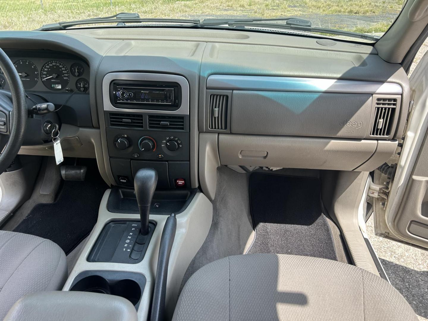2002 Jeep Grand Cherokee Laredo 2WD (1J4GX48S32C) with an 4.0L L6 OHV 12V engine, 4-Speed Automatic Overdrive transmission, located at 1758 Cassat Ave., Jacksonville, FL, 32210, (904) 384-2799, 30.286720, -81.730652 - CASH SPECIAL*****$2999.00 PLUS TAX, TAG, AND TITLE*****2002 JEEP GRAND CHEROKEE LAREDO*****207,873 MILES*****CHECK THE PICS OR COME SEE THIS ONE IN PERSON EXTRA EXTRA CLEAN!!!! ICE COLD AIR CONDITONING RUNS GREAT CALL US @ 904-384-2799 TODAY THIS ONE'S A WINNER!!!! - Photo#14