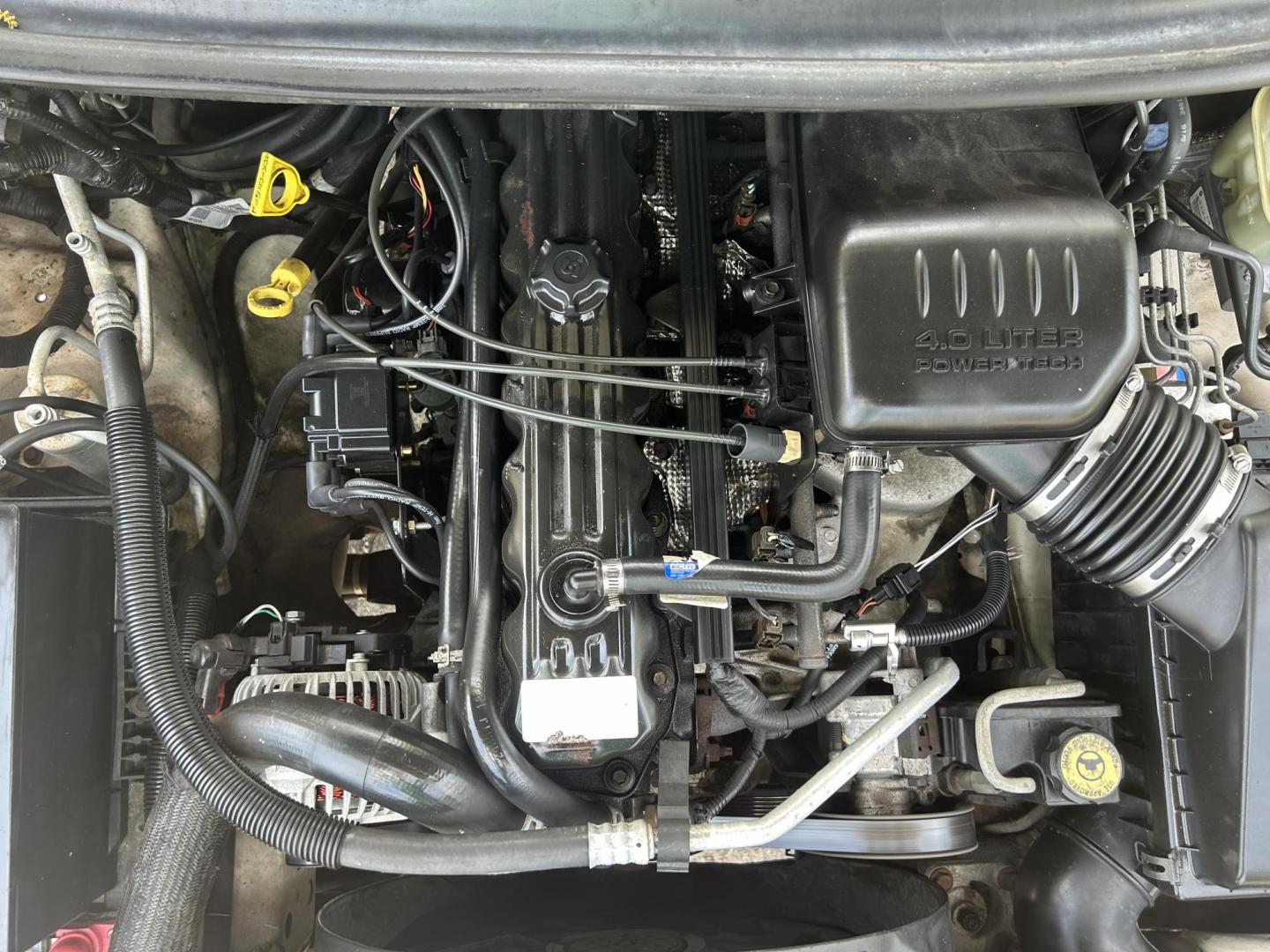 2002 Jeep Grand Cherokee Laredo 2WD (1J4GX48S32C) with an 4.0L L6 OHV 12V engine, 4-Speed Automatic Overdrive transmission, located at 1758 Cassat Ave., Jacksonville, FL, 32210, (904) 384-2799, 30.286720, -81.730652 - CASH SPECIAL*****$2999.00 PLUS TAX, TAG, AND TITLE*****2002 JEEP GRAND CHEROKEE LAREDO*****207,873 MILES*****CHECK THE PICS OR COME SEE THIS ONE IN PERSON EXTRA EXTRA CLEAN!!!! ICE COLD AIR CONDITONING RUNS GREAT CALL US @ 904-384-2799 TODAY THIS ONE'S A WINNER!!!! - Photo#22