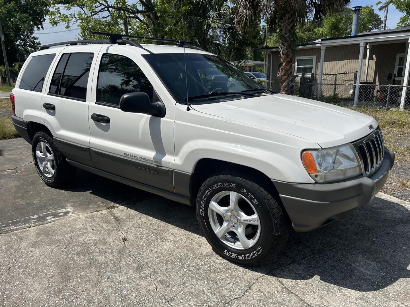 2002 Jeep Grand Cherokee Laredo 2WD (1J4GX48S32C) with an 4.0L L6 OHV 12V engine, 4-Speed Automatic Overdrive transmission, located at 1758 Cassat Ave., Jacksonville, FL, 32210, (904) 384-2799, 30.286720, -81.730652 - CASH SPECIAL*****$2999.00 PLUS TAX, TAG, AND TITLE*****2002 JEEP GRAND CHEROKEE LAREDO*****207,873 MILES*****CHECK THE PICS OR COME SEE THIS ONE IN PERSON EXTRA EXTRA CLEAN!!!! ICE COLD AIR CONDITONING RUNS GREAT CALL US @ 904-384-2799 TODAY THIS ONE'S A WINNER!!!! - Photo#3