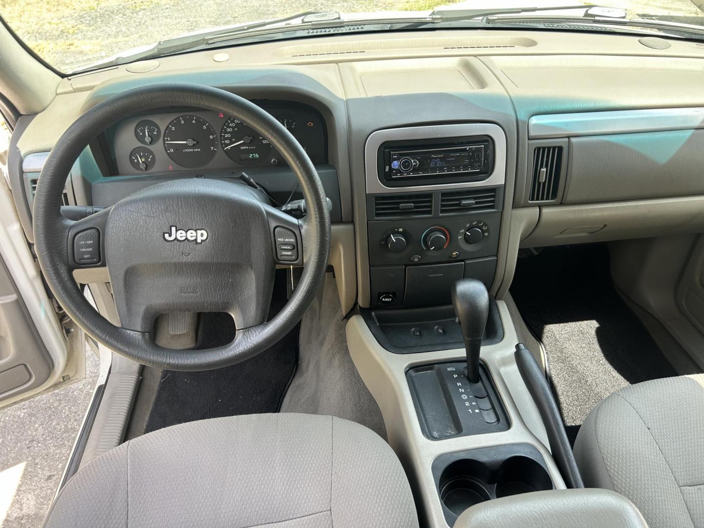 2002 Jeep Grand Cherokee Laredo 2WD (1J4GX48S32C) with an 4.0L L6 OHV 12V engine, 4-Speed Automatic Overdrive transmission, located at 1758 Cassat Ave., Jacksonville, FL, 32210, (904) 384-2799, 30.286720, -81.730652 - CASH SPECIAL*****$2999.00 PLUS TAX, TAG, AND TITLE*****2002 JEEP GRAND CHEROKEE LAREDO*****207,873 MILES*****CHECK THE PICS OR COME SEE THIS ONE IN PERSON EXTRA EXTRA CLEAN!!!! ICE COLD AIR CONDITONING RUNS GREAT CALL US @ 904-384-2799 TODAY THIS ONE'S A WINNER!!!! - Photo#8