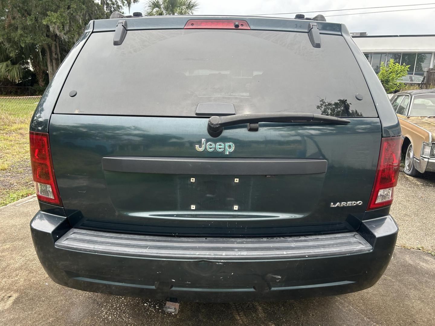 2005 Jeep Grand Cherokee Laredo 2WD (1J4GS48K85C) with an 3.7L V6 SOHC 12V engine, 5-Speed Automatic Overdrive transmission, located at 1758 Cassat Ave., Jacksonville, FL, 32210, (904) 384-2799, 30.286720, -81.730652 - CASH SPECIAL*****2005 JEEP GRAND CHEROKEE LAREDO*****$3499.00 PLUS TAX, TAG, AND TITLE*****213,756 MILES RUNS GREAT ICE-COLD AIR CONDITIONING 3.7L V6 LEATHER ALLOYS CALL US @ 904-384-2799 YOU WON'T REGRET IT - Photo#5