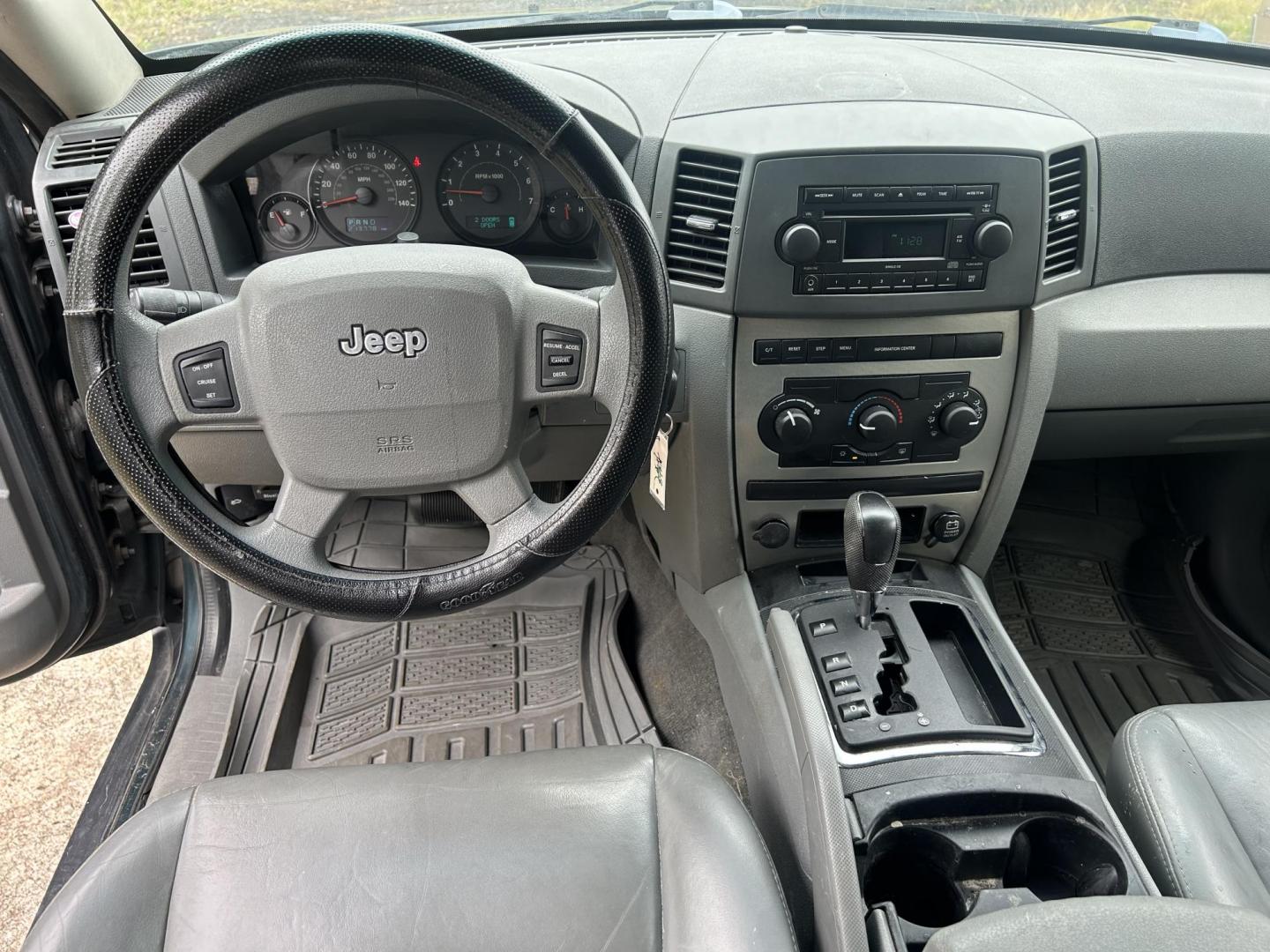 2005 Jeep Grand Cherokee Laredo 2WD (1J4GS48K85C) with an 3.7L V6 SOHC 12V engine, 5-Speed Automatic Overdrive transmission, located at 1758 Cassat Ave., Jacksonville, FL, 32210, (904) 384-2799, 30.286720, -81.730652 - CASH SPECIAL*****2005 JEEP GRAND CHEROKEE LAREDO*****$3499.00 PLUS TAX, TAG, AND TITLE*****213,756 MILES RUNS GREAT ICE-COLD AIR CONDITIONING 3.7L V6 LEATHER ALLOYS CALL US @ 904-384-2799 YOU WON'T REGRET IT - Photo#8