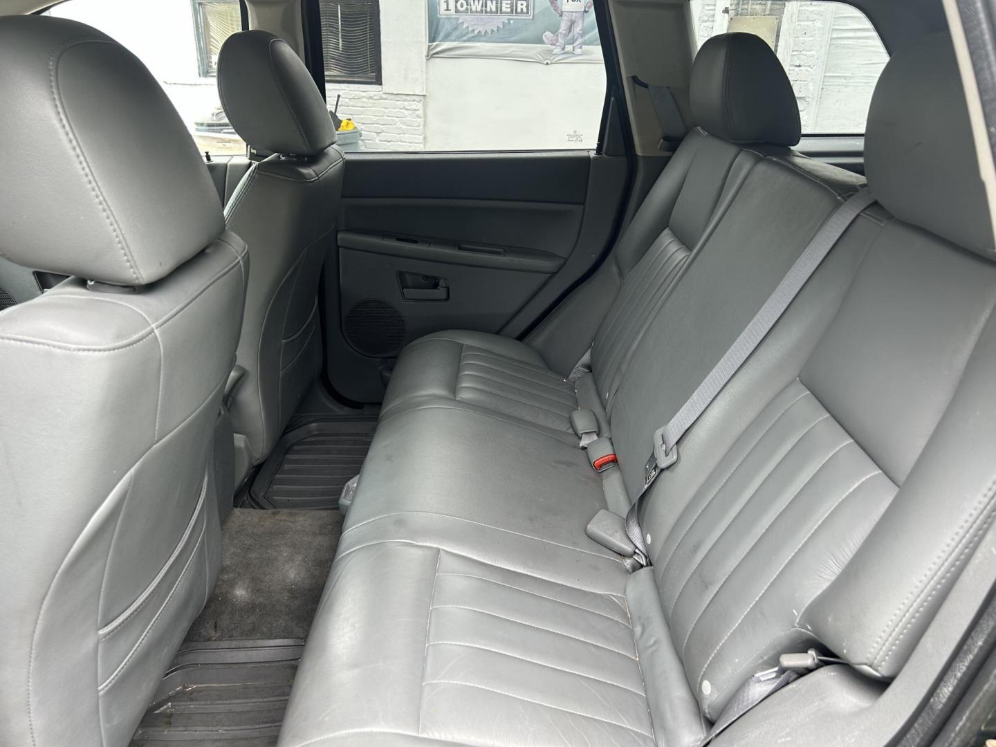 2005 Jeep Grand Cherokee Laredo 2WD (1J4GS48K85C) with an 3.7L V6 SOHC 12V engine, 5-Speed Automatic Overdrive transmission, located at 1758 Cassat Ave., Jacksonville, FL, 32210, (904) 384-2799, 30.286720, -81.730652 - CASH SPECIAL*****2005 JEEP GRAND CHEROKEE LAREDO*****$3499.00 PLUS TAX, TAG, AND TITLE*****213,756 MILES RUNS GREAT ICE-COLD AIR CONDITIONING 3.7L V6 LEATHER ALLOYS CALL US @ 904-384-2799 YOU WON'T REGRET IT - Photo#11