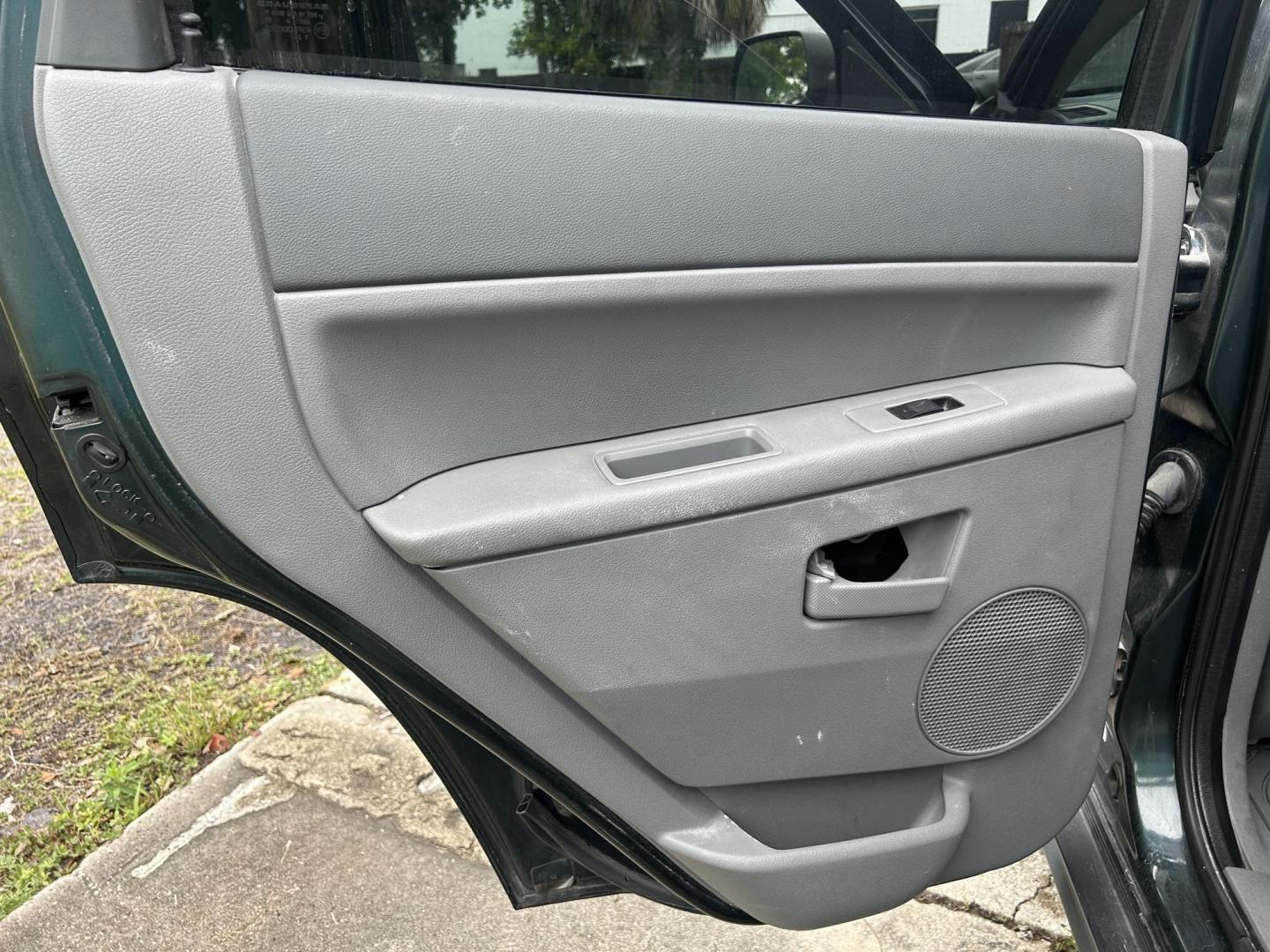 2005 Jeep Grand Cherokee Laredo 2WD (1J4GS48K85C) with an 3.7L V6 SOHC 12V engine, 5-Speed Automatic Overdrive transmission, located at 1758 Cassat Ave., Jacksonville, FL, 32210, (904) 384-2799, 30.286720, -81.730652 - CASH SPECIAL*****2005 JEEP GRAND CHEROKEE LAREDO*****$3499.00 PLUS TAX, TAG, AND TITLE*****213,756 MILES RUNS GREAT ICE-COLD AIR CONDITIONING 3.7L V6 LEATHER ALLOYS CALL US @ 904-384-2799 YOU WON'T REGRET IT - Photo#10