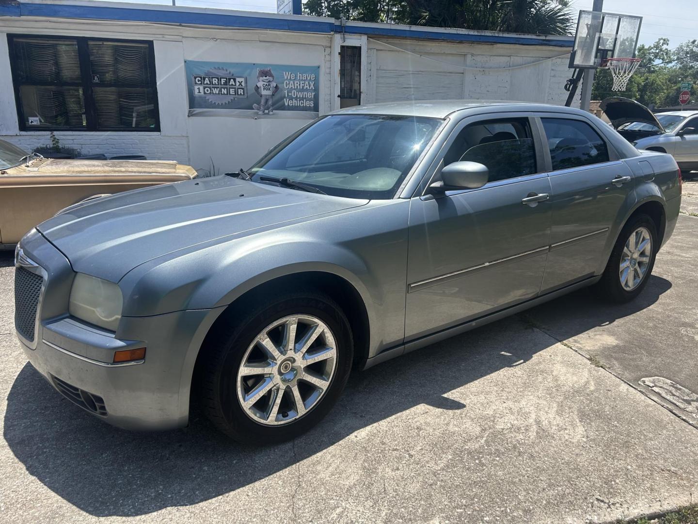 2007 Chrysler 300 Touring (2C3KA53G67H) with an 3.5L V6 DOHC 24V engine, 4-Speed Automatic Overdrive transmission, located at 1758 Cassat Ave., Jacksonville, FL, 32210, (904) 384-2799, 30.286720, -81.730652 - LOW MILEAGE 153,743 MILES ON THIS 2007 CHRYSLER 300!!!! $3899.00 PLUS TAX, TAG, AND TITLE!!!! LEATHER ALLOYS TINT ICE COLD AIR CONDITIONING LOOKS AND RUNS GREAT VERY WELL-MAINTAINED GOOD TIRES CALL US @ 904-384-2799 BEFORE THIS ONE'S GONE!! - Photo#1