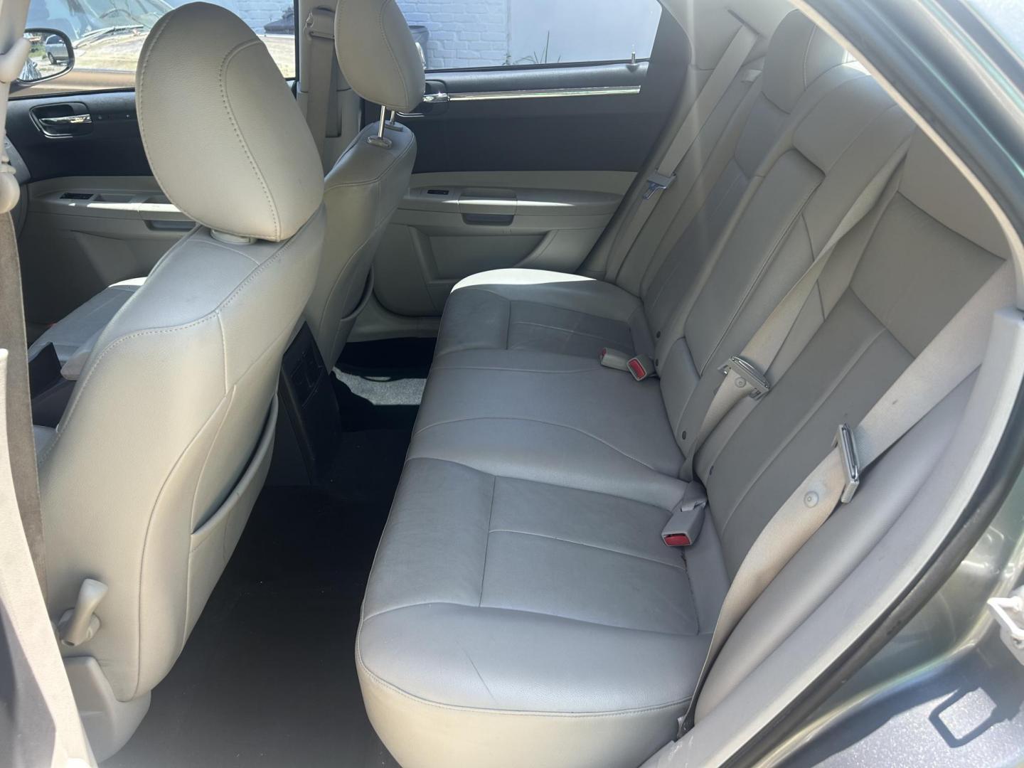 2007 Chrysler 300 Touring (2C3KA53G67H) with an 3.5L V6 DOHC 24V engine, 4-Speed Automatic Overdrive transmission, located at 1758 Cassat Ave., Jacksonville, FL, 32210, (904) 384-2799, 30.286720, -81.730652 - LOW MILEAGE 153,743 MILES ON THIS 2007 CHRYSLER 300!!!! $3899.00 PLUS TAX, TAG, AND TITLE!!!! LEATHER ALLOYS TINT ICE COLD AIR CONDITIONING LOOKS AND RUNS GREAT VERY WELL-MAINTAINED GOOD TIRES CALL US @ 904-384-2799 BEFORE THIS ONE'S GONE!! - Photo#11