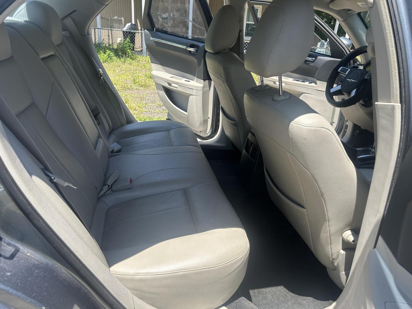 2007 Chrysler 300 Touring (2C3KA53G67H) with an 3.5L V6 DOHC 24V engine, 4-Speed Automatic Overdrive transmission, located at 1758 Cassat Ave., Jacksonville, FL, 32210, (904) 384-2799, 30.286720, -81.730652 - LOW MILEAGE 153,743 MILES ON THIS 2007 CHRYSLER 300!!!! $3899.00 PLUS TAX, TAG, AND TITLE!!!! LEATHER ALLOYS TINT ICE COLD AIR CONDITIONING LOOKS AND RUNS GREAT VERY WELL-MAINTAINED GOOD TIRES CALL US @ 904-384-2799 BEFORE THIS ONE'S GONE!! - Photo#16