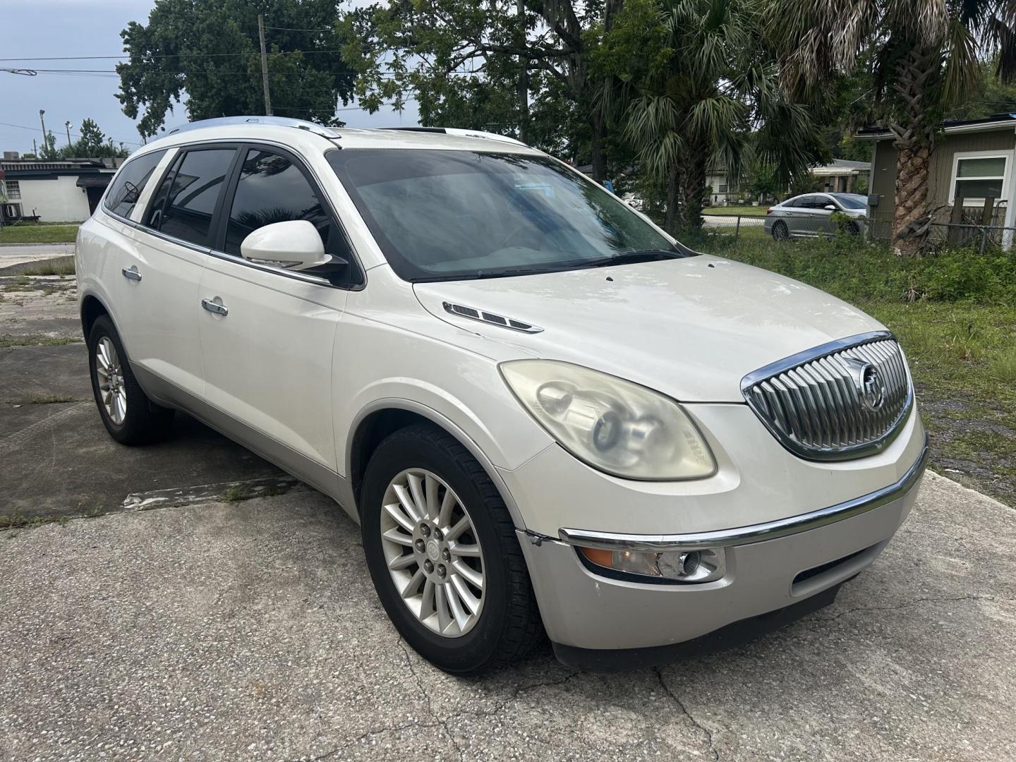2011 Buick Enclave CXL-1 FWD (5GAKRBED1BJ) with an 3.6L V6 DOHC 24V engine, 6-Speed Automatic Overdrive transmission, located at 1758 Cassat Ave., Jacksonville, FL, 32210, (904) 384-2799, 30.286720, -81.730652 - ***** CASH BLOWOUT SPECIAL ***** $2499.00 PLUS TAX, TAG, AND TITLE ***** 2011 BUICK ENCLAVE CXL MODEL ONLY 166,548 MILES LEATHER ALLOYS TINT RUNS AND DRIVES GREAT CALL US @ 904-384-2799 BEFORE THIS SWEET DEAL IS GONE!!!!! - Photo#2