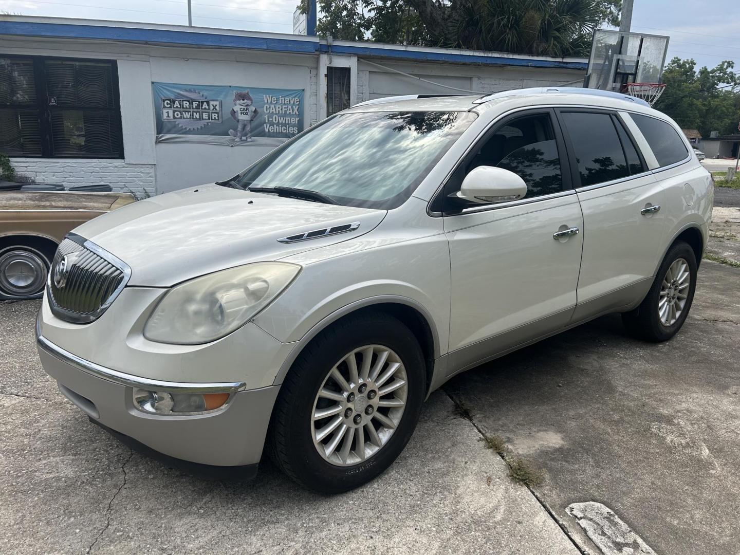 2011 Buick Enclave CXL-1 FWD (5GAKRBED1BJ) with an 3.6L V6 DOHC 24V engine, 6-Speed Automatic Overdrive transmission, located at 1758 Cassat Ave., Jacksonville, FL, 32210, (904) 384-2799, 30.286720, -81.730652 - ***** CASH BLOWOUT SPECIAL ***** $2499.00 PLUS TAX, TAG, AND TITLE ***** 2011 BUICK ENCLAVE CXL MODEL ONLY 166,548 MILES LEATHER ALLOYS TINT RUNS AND DRIVES GREAT CALL US @ 904-384-2799 BEFORE THIS SWEET DEAL IS GONE!!!!! - Photo#1