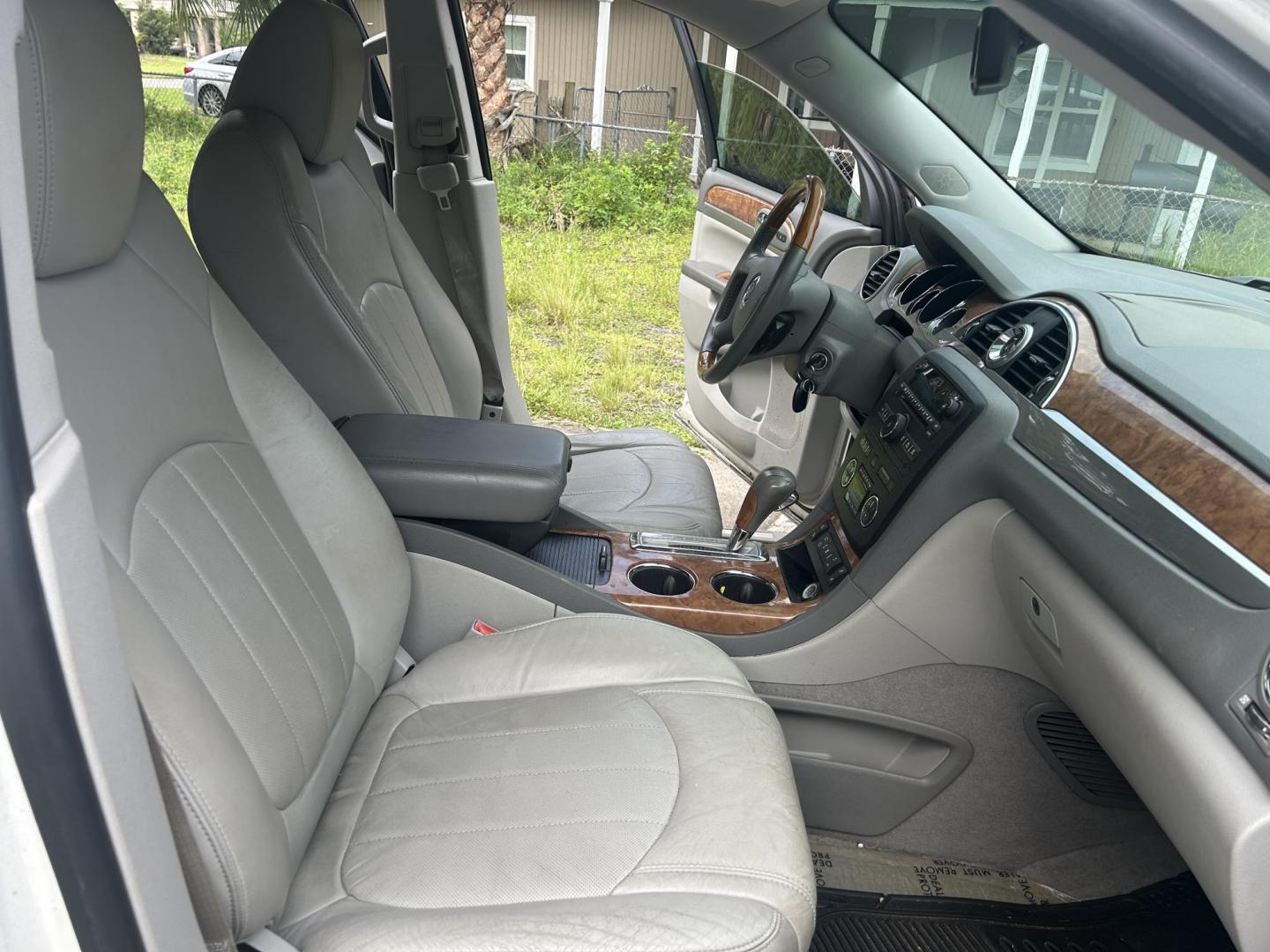 2011 Buick Enclave CXL-1 FWD (5GAKRBED1BJ) with an 3.6L V6 DOHC 24V engine, 6-Speed Automatic Overdrive transmission, located at 1758 Cassat Ave., Jacksonville, FL, 32210, (904) 384-2799, 30.286720, -81.730652 - ***** CASH BLOWOUT SPECIAL ***** $2499.00 PLUS TAX, TAG, AND TITLE ***** 2011 BUICK ENCLAVE CXL MODEL ONLY 166,548 MILES LEATHER ALLOYS TINT RUNS AND DRIVES GREAT CALL US @ 904-384-2799 BEFORE THIS SWEET DEAL IS GONE!!!!! - Photo#14