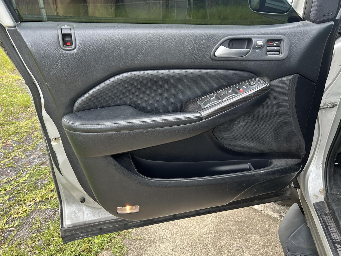 2006 Acura MDX Touring with Navigation System (2HNYD18856H) with an 3.5L V6 SOHC 24V engine, 5-Speed Automatic Overdrive transmission, located at 1758 Cassat Ave., Jacksonville, FL, 32210, (904) 384-2799, 30.286720, -81.730652 - ***** CASH SPECIAL ***** $3299.00 PLUS TAX, TAG, AND TITLE ***** 2006 ACURA MDX TOURING EDITION WITH NAVIGATION SYSTEM 4-DOOR 262,059 MILES ALLOYS TINT LEATHER SUNROOF AND MUCH MORE RUNS GREAT WELL-MAINTAINED ICE-COLD-AIR-CONDITIONING CALL US @ 904-384-2799 BEFORE IT'S SOLD - Photo#6