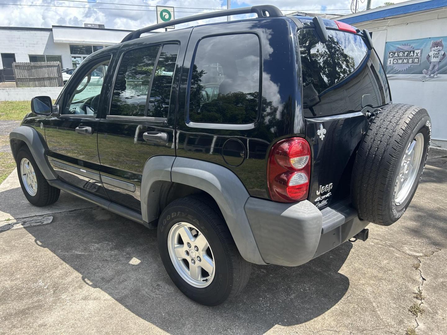 2006 Jeep Liberty Sport 4WD (1J4GL48K36W) with an 3.7L V6 SOHC 12V engine, located at 1758 Cassat Ave., Jacksonville, FL, 32210, (904) 384-2799, 30.286720, -81.730652 - ***** CASH SPECIAL ***** $2999.00 PLUS TAX, TAG, AND TITLE ***** 2006 JEEP LIBERTY SPORT 4X4 ***** ALLOYS AUTOMATIC TRANSMISSION TOW PACKAGE TINT REMOTE KEYLESS ENRTY ICE-COLD-AIR-CONDITIONING RUNS GREAT CALL TODAY @ 904-384-2799 BEFORE IT'S SOLD - Photo#4