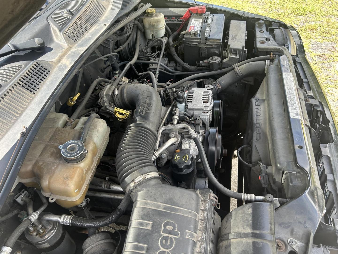 2006 Jeep Liberty Sport 4WD (1J4GL48K36W) with an 3.7L V6 SOHC 12V engine, located at 1758 Cassat Ave., Jacksonville, FL, 32210, (904) 384-2799, 30.286720, -81.730652 - ***** CASH SPECIAL ***** $2999.00 PLUS TAX, TAG, AND TITLE ***** 2006 JEEP LIBERTY SPORT 4X4 ***** ALLOYS AUTOMATIC TRANSMISSION TOW PACKAGE TINT REMOTE KEYLESS ENRTY ICE-COLD-AIR-CONDITIONING RUNS GREAT CALL TODAY @ 904-384-2799 BEFORE IT'S SOLD - Photo#22