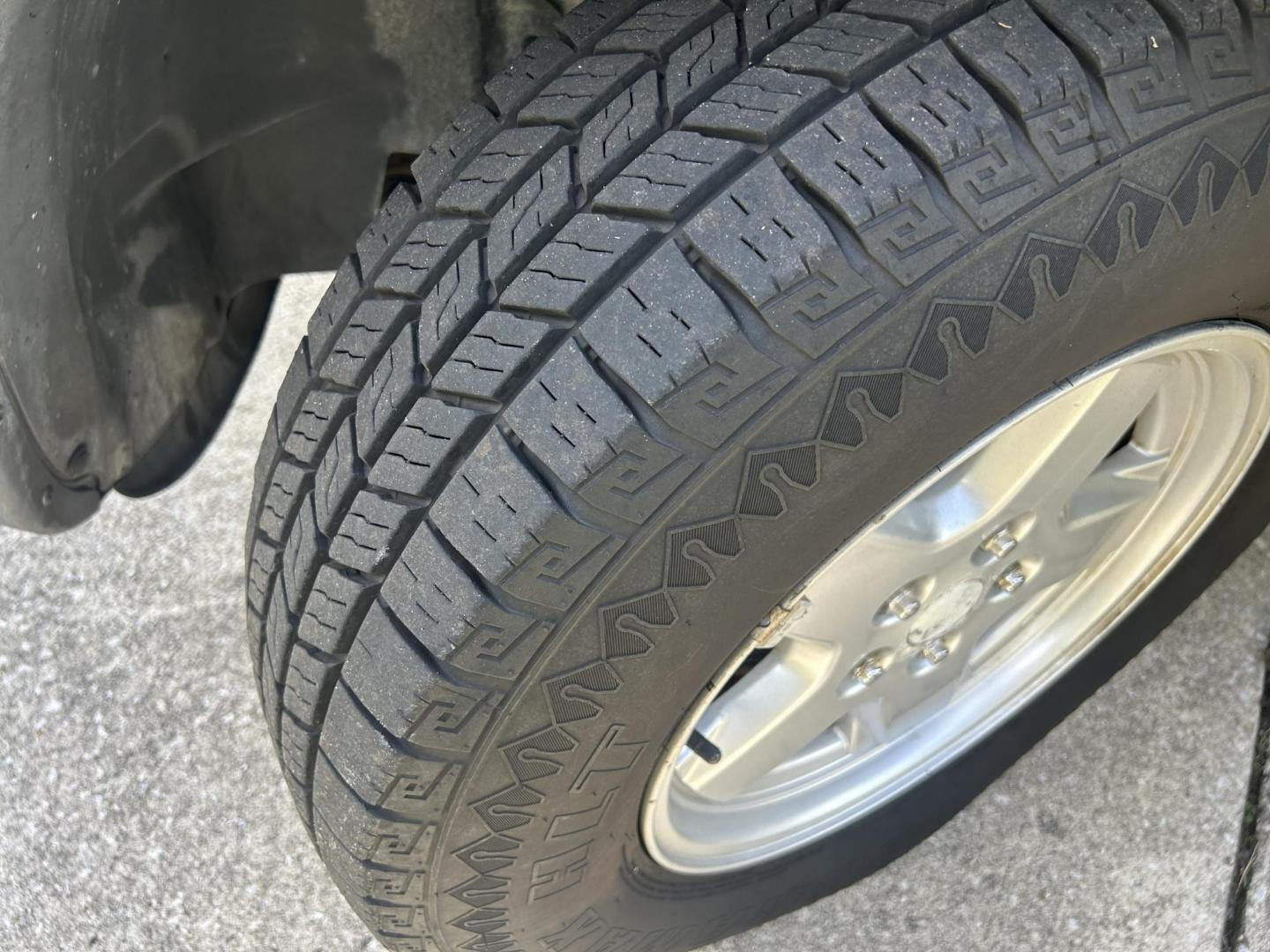 2006 Jeep Liberty Sport 4WD (1J4GL48K36W) with an 3.7L V6 SOHC 12V engine, located at 1758 Cassat Ave., Jacksonville, FL, 32210, (904) 384-2799, 30.286720, -81.730652 - ***** CASH SPECIAL ***** $2999.00 PLUS TAX, TAG, AND TITLE ***** 2006 JEEP LIBERTY SPORT 4X4 ***** ALLOYS AUTOMATIC TRANSMISSION TOW PACKAGE TINT REMOTE KEYLESS ENRTY ICE-COLD-AIR-CONDITIONING RUNS GREAT CALL TODAY @ 904-384-2799 BEFORE IT'S SOLD - Photo#23