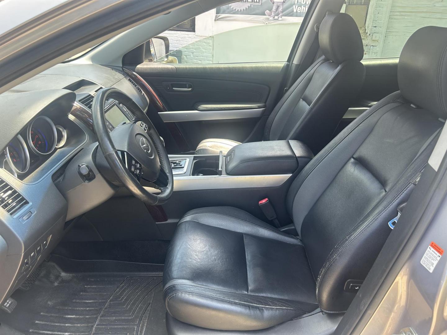 2008 Mazda CX-9 Grand Touring FWD (JM3TB28A380) with an 3.7L V6 DOHC 24V engine, 6-Speed Automatic Overdrive transmission, located at 1758 Cassat Ave., Jacksonville, FL, 32210, (904) 384-2799, 30.286720, -81.730652 - ***** CASH SPECIAL ***** $2999.00 PLUS TAX, TAG, AND TITLE ***** 2008 MAZDA CX-9 ***** 3RD ROW SEATING ***** RUNS AND SHIFTS GREAT ICE-COLD AIR-CONDITIONING NAVIAGTION SYSTEM LEATHER ALLOYS SUNROOF FULLY EQUIPPED PRICE IS LOW ONLY BECAUSE OF CONDITION OF PAINT THIS ONE WILL NOT LAST CALL US @ 904-38 - Photo#10