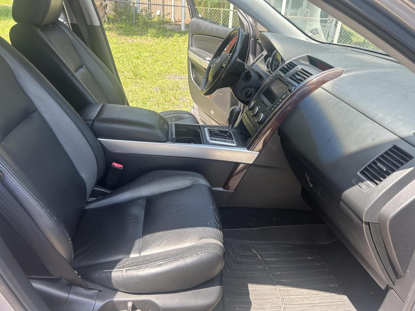 2008 Mazda CX-9 Grand Touring FWD (JM3TB28A380) with an 3.7L V6 DOHC 24V engine, 6-Speed Automatic Overdrive transmission, located at 1758 Cassat Ave., Jacksonville, FL, 32210, (904) 384-2799, 30.286720, -81.730652 - ***** CASH SPECIAL ***** $2999.00 PLUS TAX, TAG, AND TITLE ***** 2008 MAZDA CX-9 ***** 3RD ROW SEATING ***** RUNS AND SHIFTS GREAT ICE-COLD AIR-CONDITIONING NAVIAGTION SYSTEM LEATHER ALLOYS SUNROOF FULLY EQUIPPED PRICE IS LOW ONLY BECAUSE OF CONDITION OF PAINT THIS ONE WILL NOT LAST CALL US @ 904-38 - Photo#18