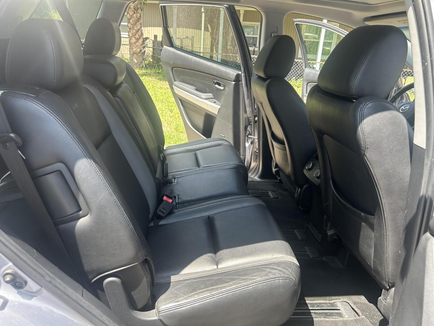 2008 Mazda CX-9 Grand Touring FWD (JM3TB28A380) with an 3.7L V6 DOHC 24V engine, 6-Speed Automatic Overdrive transmission, located at 1758 Cassat Ave., Jacksonville, FL, 32210, (904) 384-2799, 30.286720, -81.730652 - ***** CASH SPECIAL ***** $2999.00 PLUS TAX, TAG, AND TITLE ***** 2008 MAZDA CX-9 ***** 3RD ROW SEATING ***** RUNS AND SHIFTS GREAT ICE-COLD AIR-CONDITIONING NAVIAGTION SYSTEM LEATHER ALLOYS SUNROOF FULLY EQUIPPED PRICE IS LOW ONLY BECAUSE OF CONDITION OF PAINT THIS ONE WILL NOT LAST CALL US @ 904-38 - Photo#21