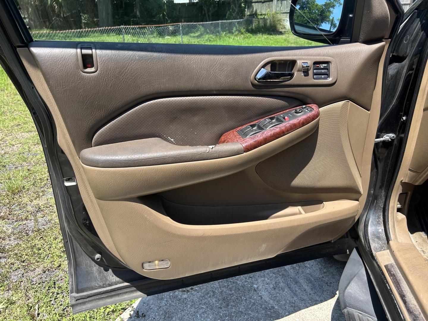 2003 Acura MDX Touring (2HNYD18643H) with an 3.5L V6 SOHC 24V engine, 5-Speed Automatic Overdrive transmission, located at 1758 Cassat Ave., Jacksonville, FL, 32210, (904) 384-2799, 30.286720, -81.730652 - ***** CASH DEAL ***** $1999.00 PLUS TAX, TAG, AND TITLE ***** 2003 ACURA MDX 266,945 MILES RUNS GOOD ICE-COLD AIR-CONDITIONING LEATHER ALLOYS SUNROOF AND MUCH MORE VEHICLE HAS FRONT END ISSUE PULLS TO THE RIGHT WE DON'T FIX CARS HERE SO BRING YOUR MECHANIC CALL ROB @ 904-384-2799 - Photo#6